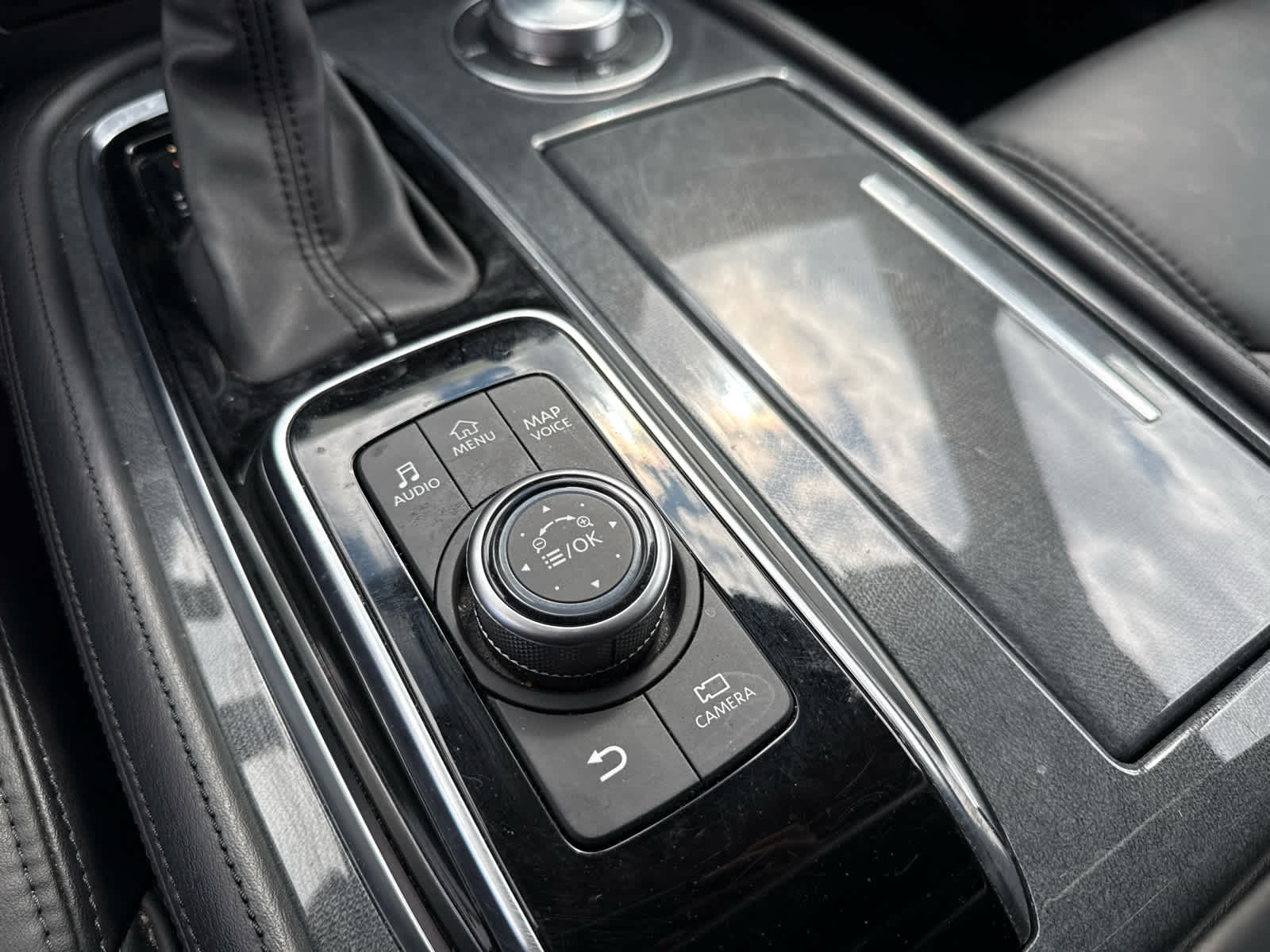 2024 Nissan Armada SV
