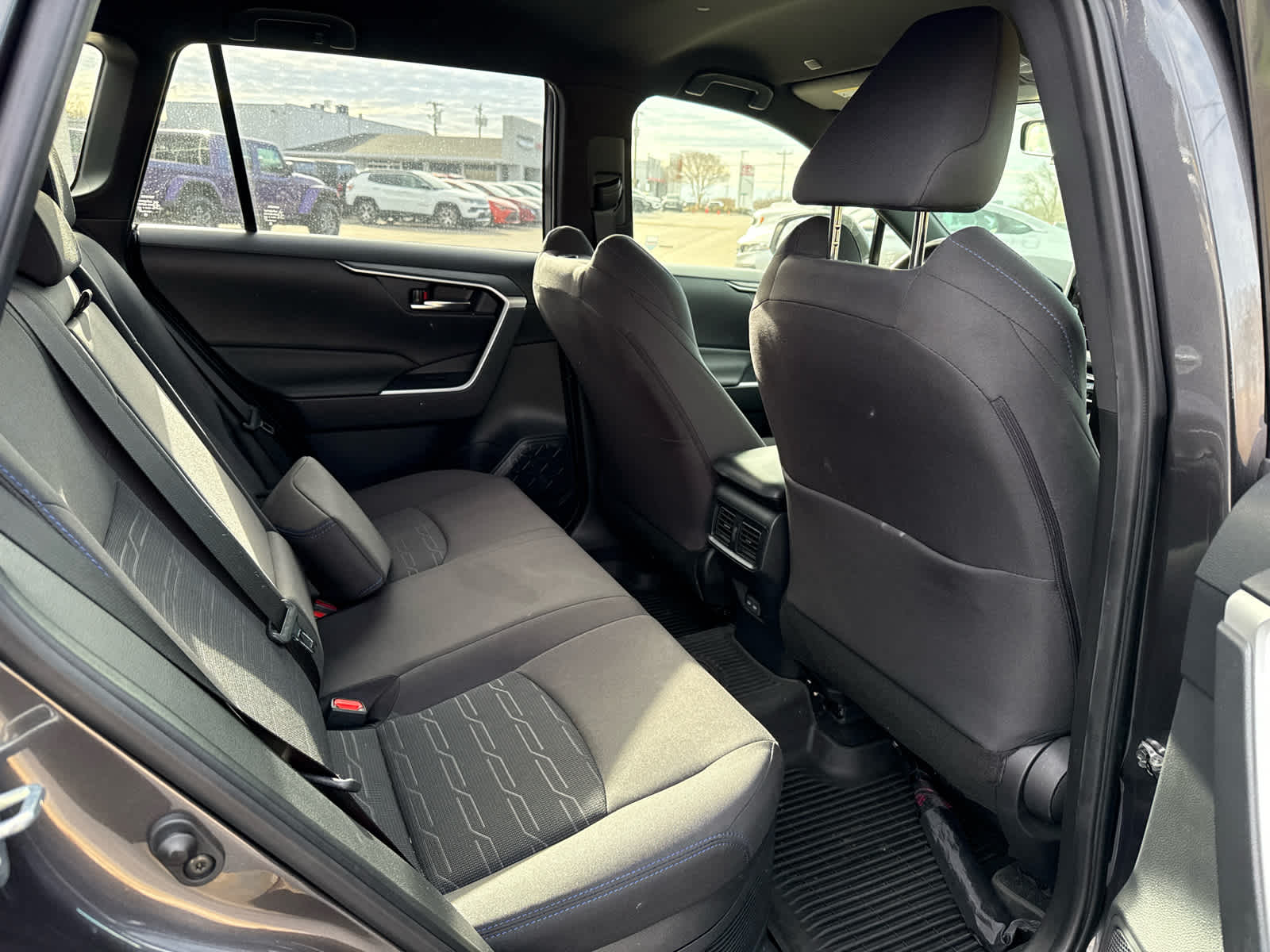 2023 Toyota RAV4 Hybrid SE