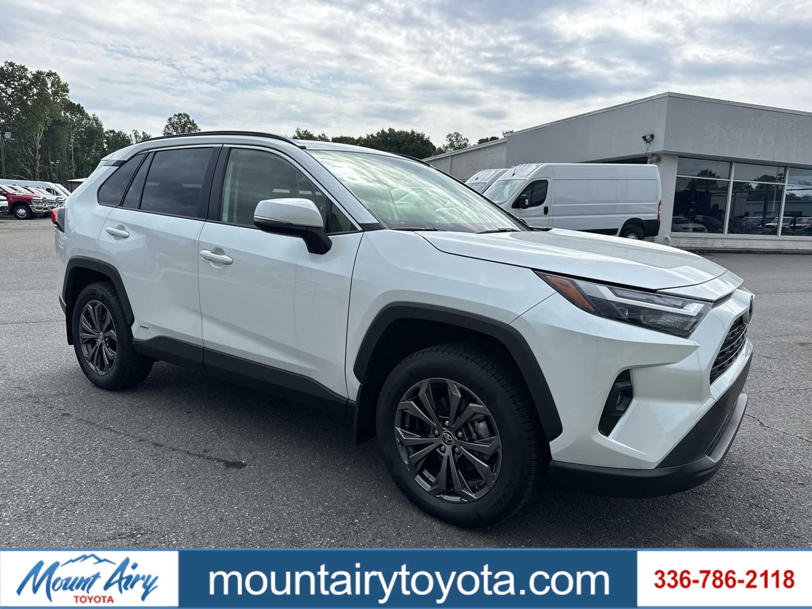 2025 Toyota RAV4 Hybrid XLE Premium