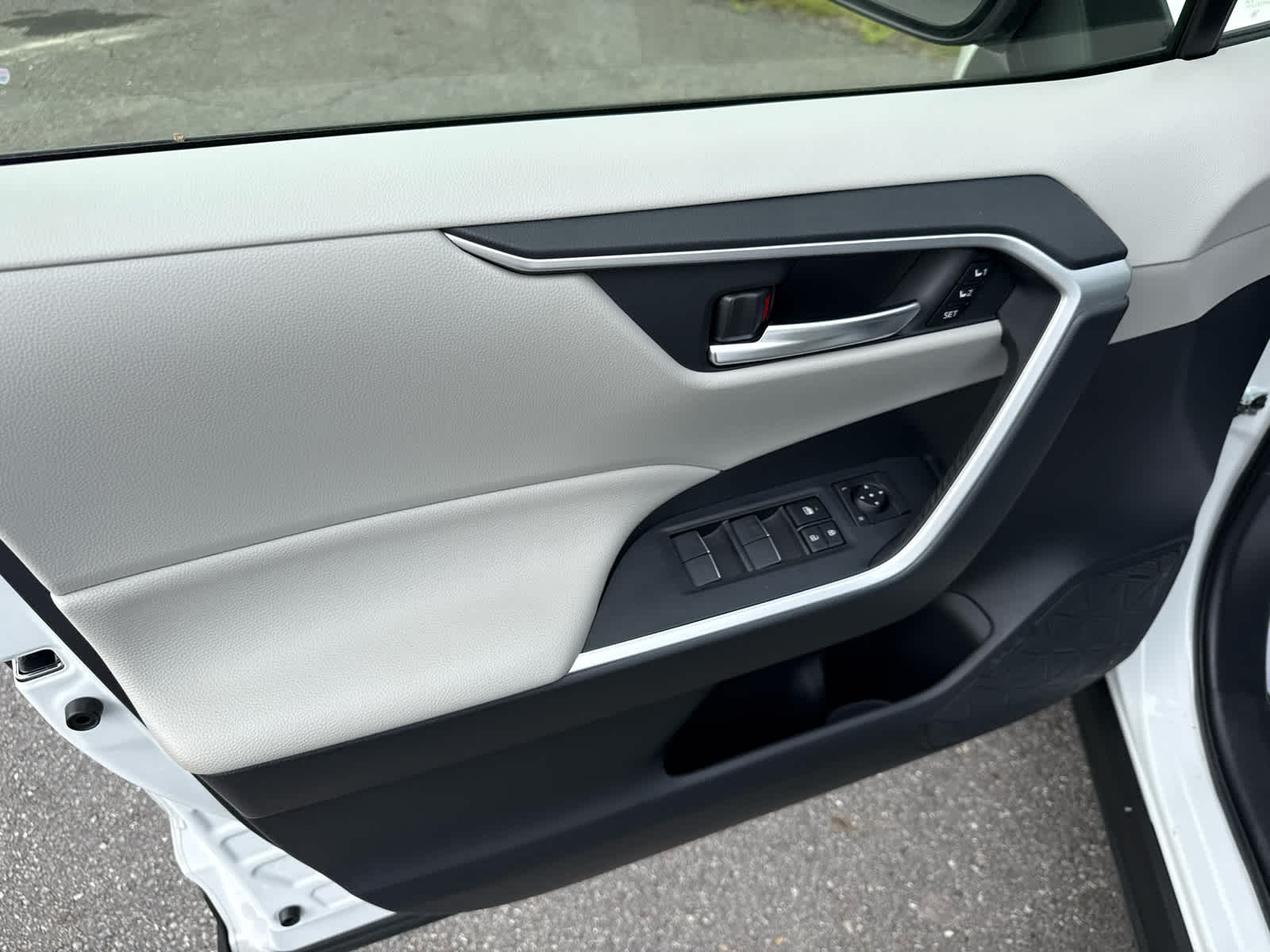 2025 Toyota RAV4 Hybrid XLE Premium