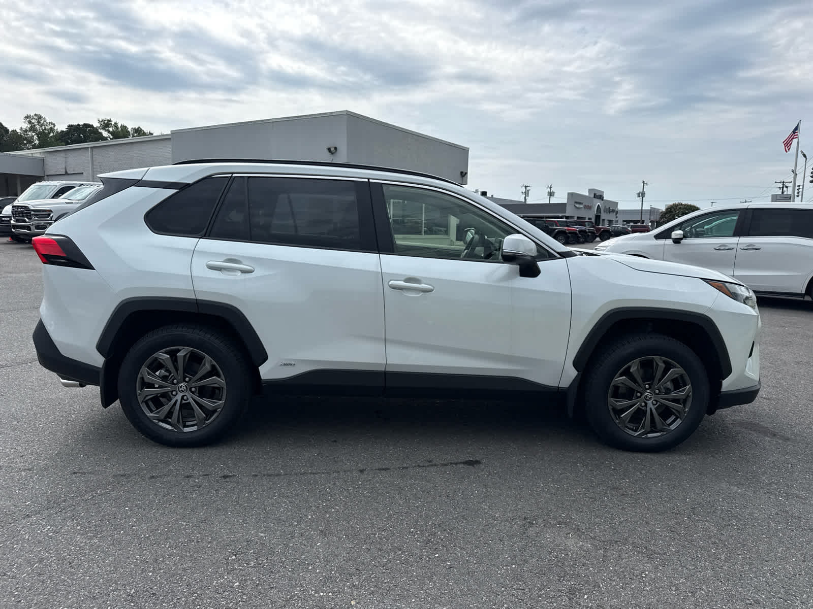 2025 Toyota RAV4 Hybrid XLE Premium