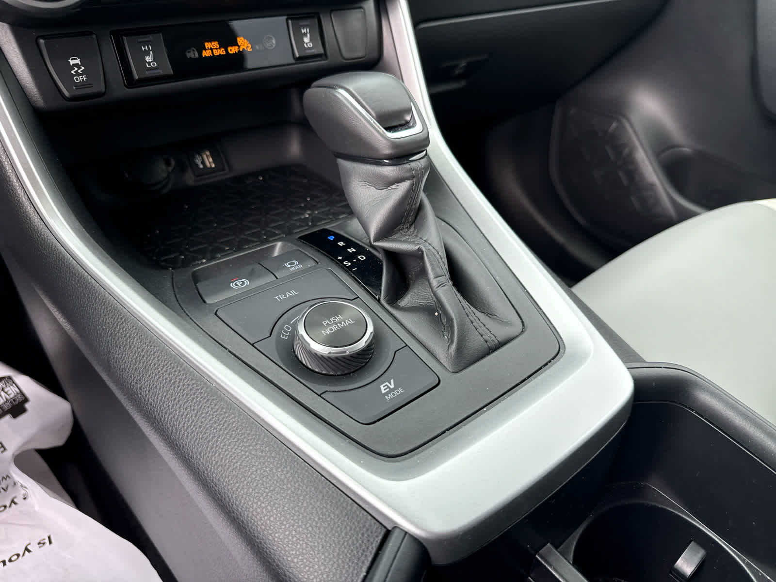 2025 Toyota RAV4 Hybrid XLE Premium