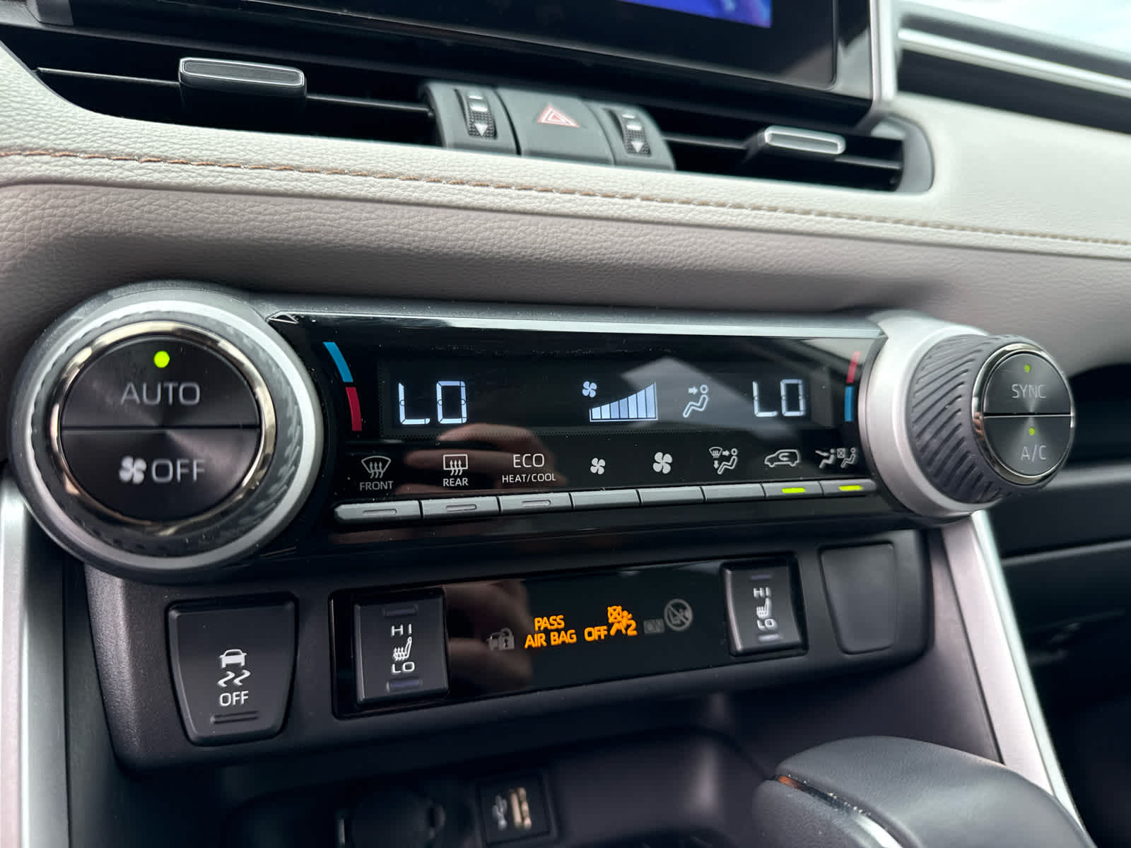 2025 Toyota RAV4 Hybrid XLE Premium