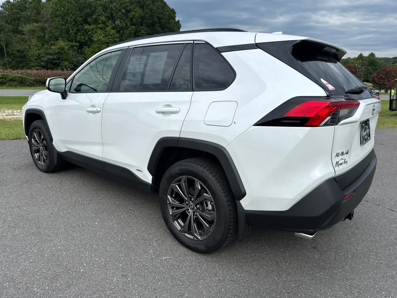 2025 Toyota RAV4 Hybrid XLE Premium