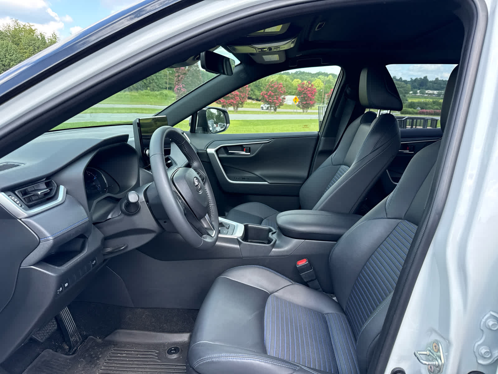 2025 Toyota RAV4 Hybrid XSE