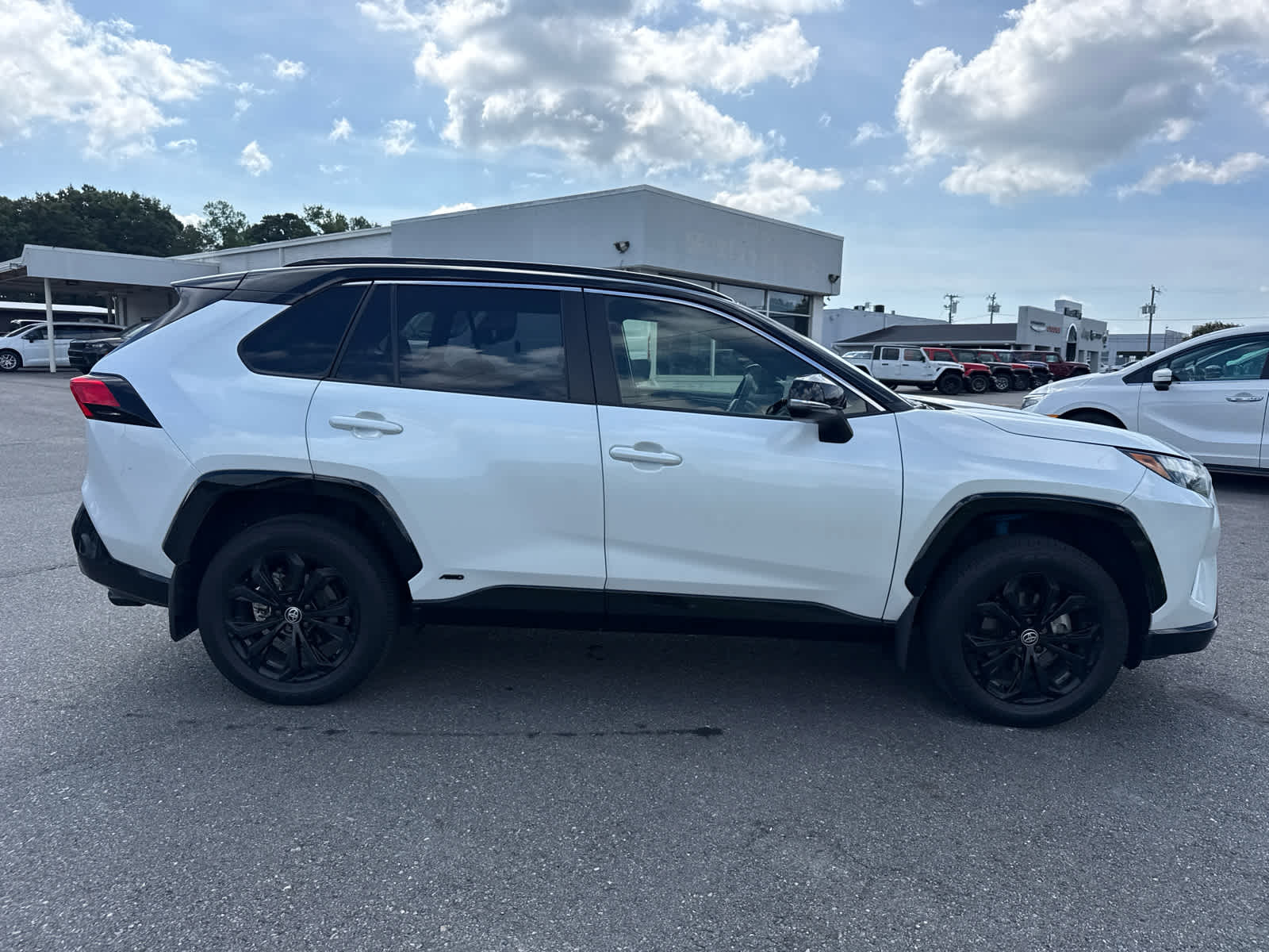 2025 Toyota RAV4 Hybrid XSE