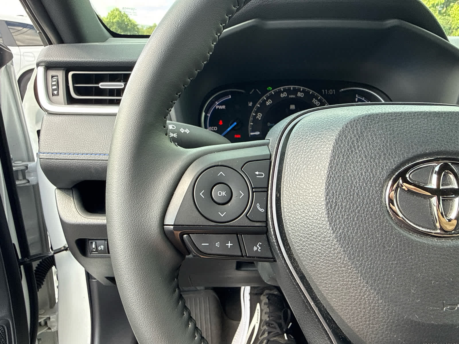 2025 Toyota RAV4 Hybrid XSE