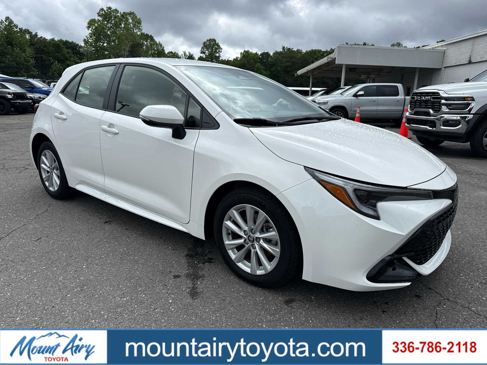 2024 Toyota Corolla Hatchback SE