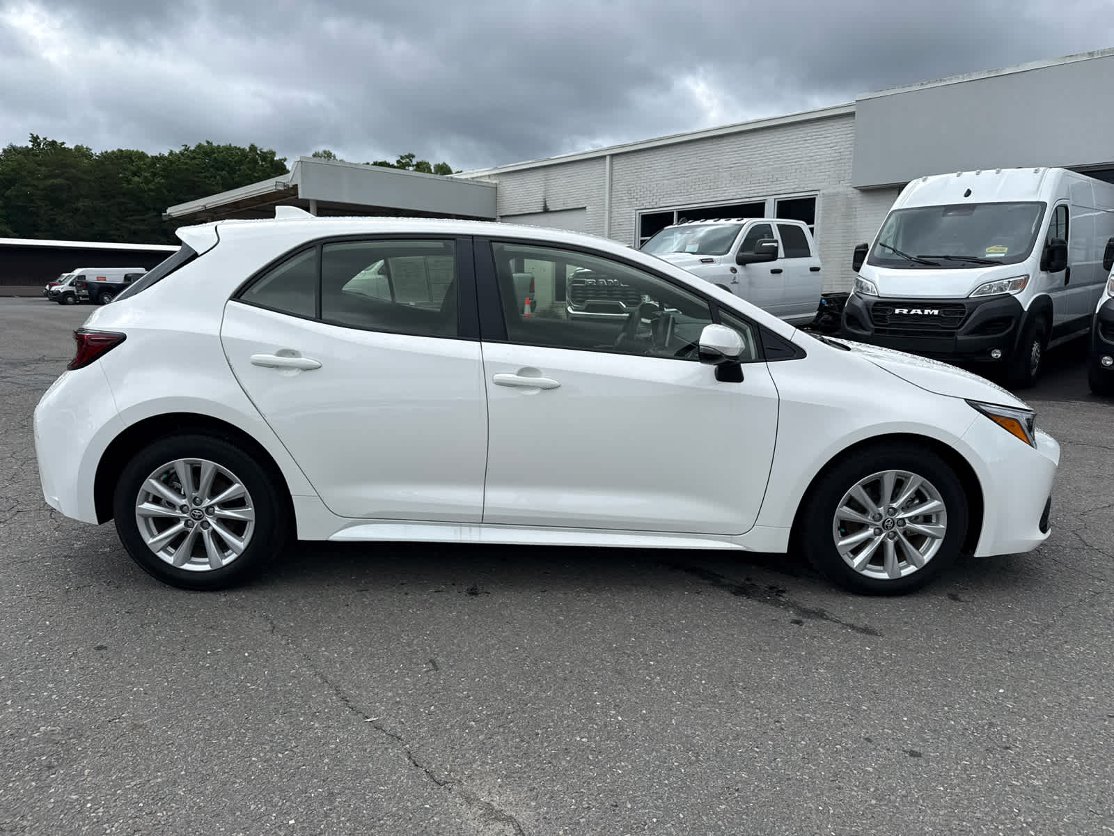 2024 Toyota Corolla Hatchback SE