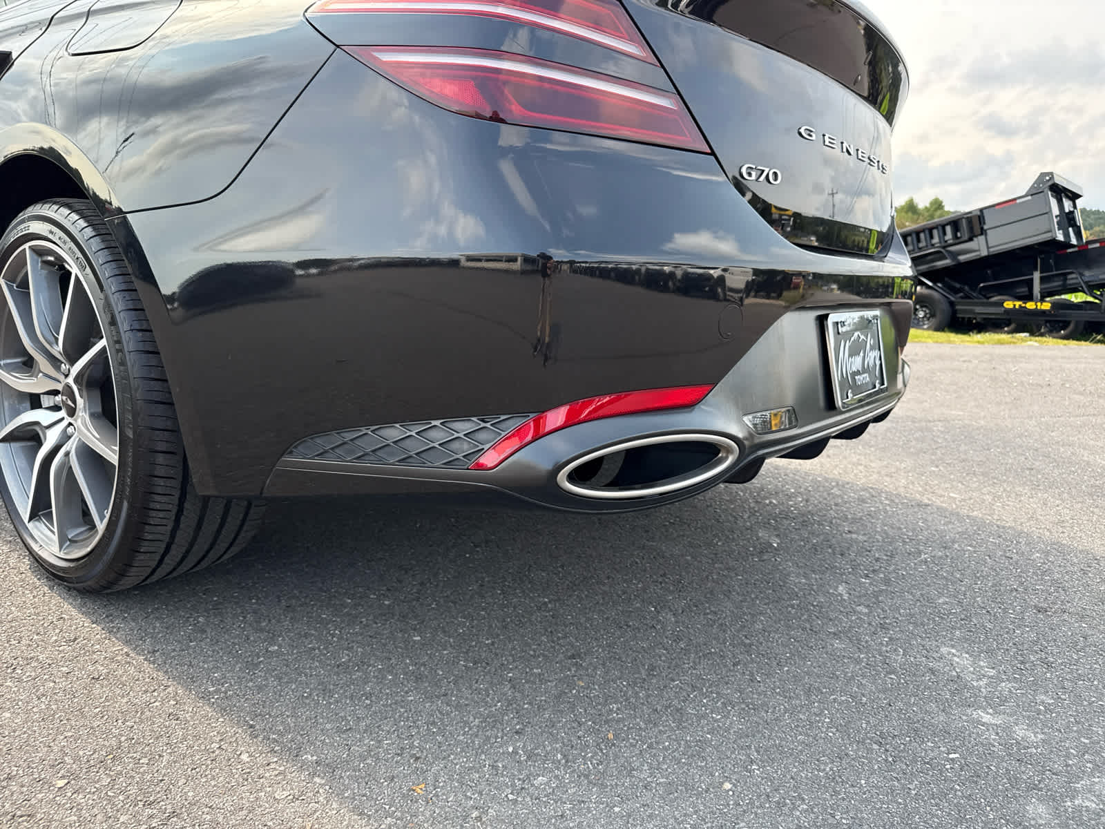 2024 Genesis G70 2.5T