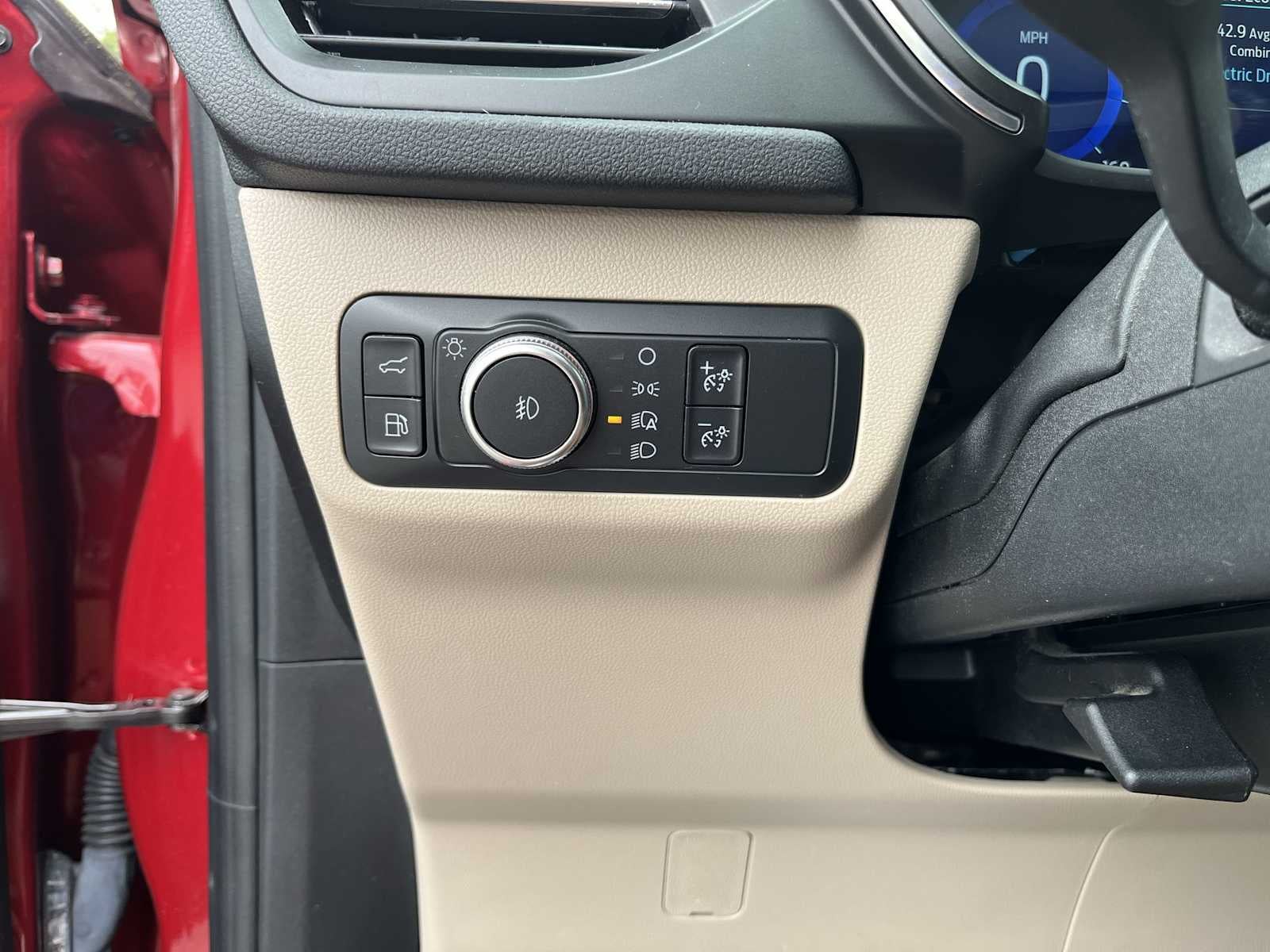 2020 Ford Escape Titanium Hybrid