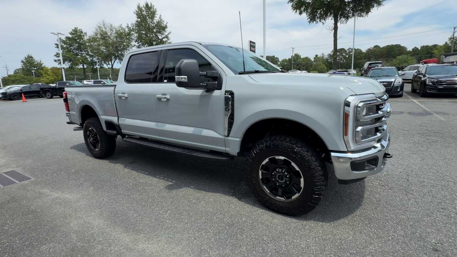 2026 Ford Super Duty F-350 SRW Pickup XLT