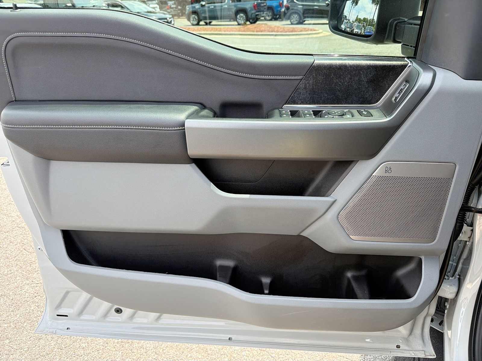 2026 Ford Super Duty F-350 SRW Pickup XLT
