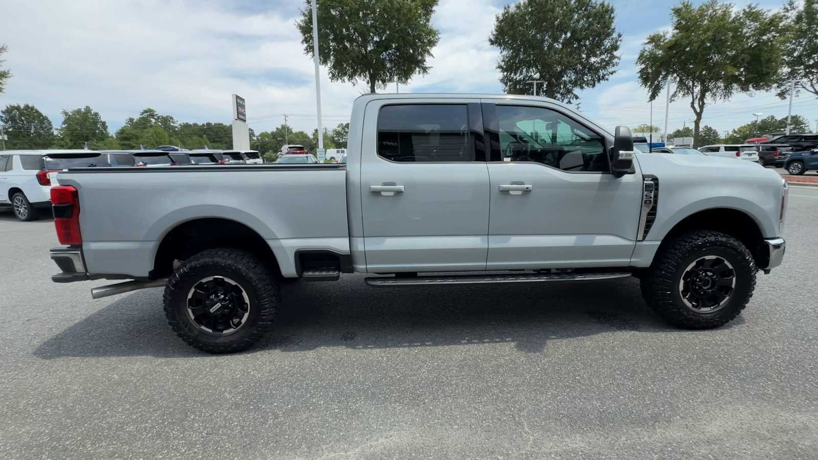 2026 Ford Super Duty F-350 SRW Pickup XLT