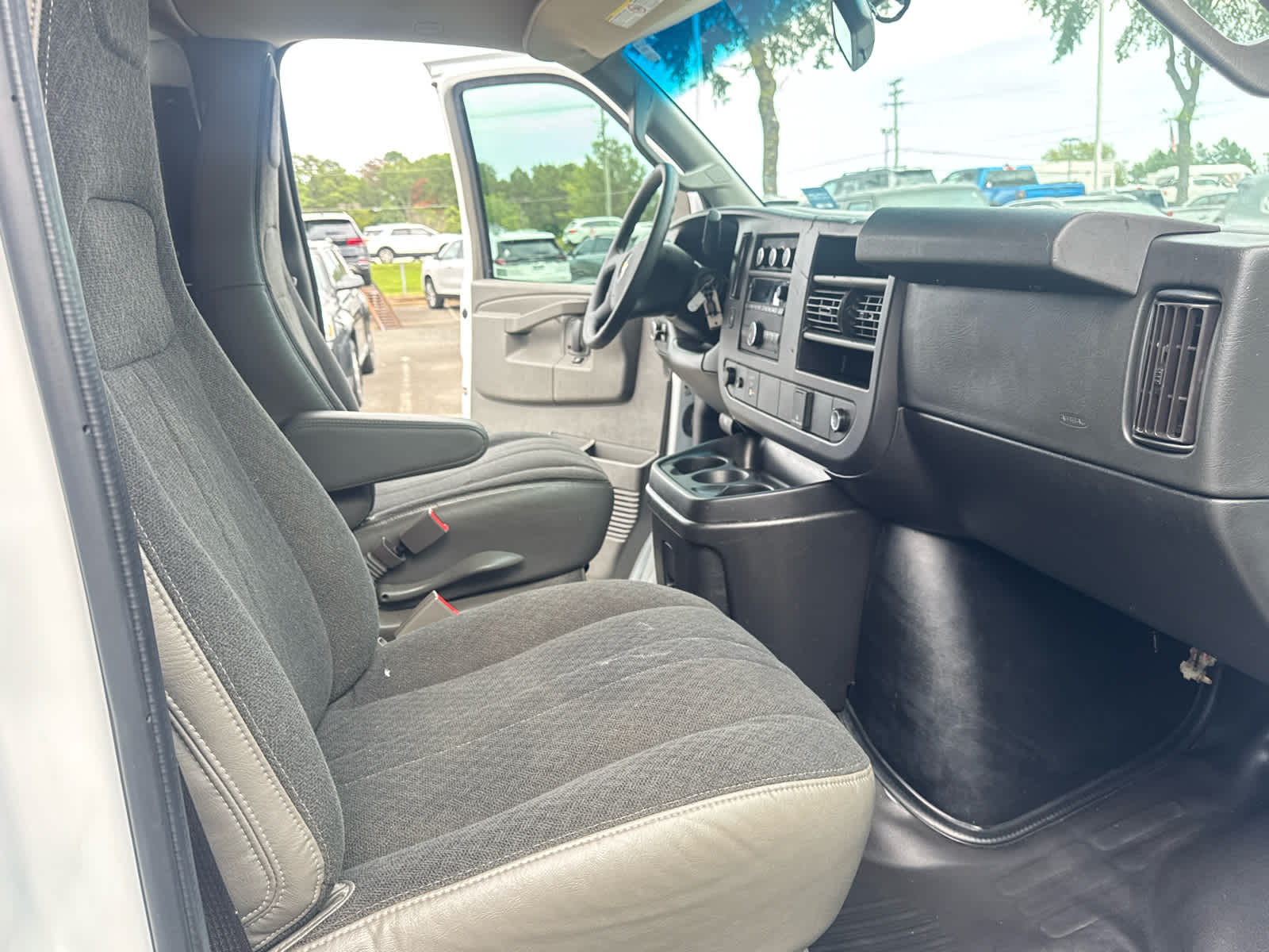 2021 Chevrolet Express Cargo Van RWD 2500 135"