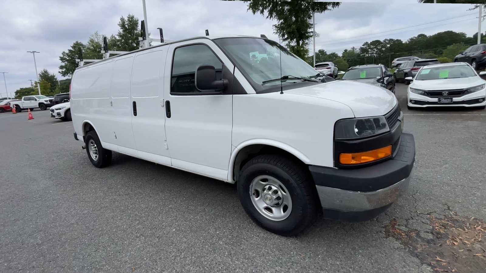 2022 Chevrolet Express RWD 3500 155"