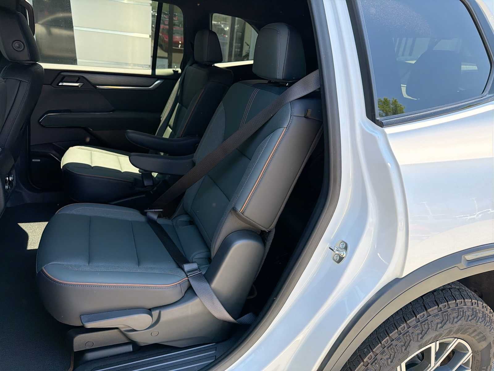 2024 GMC Acadia AWD AT4