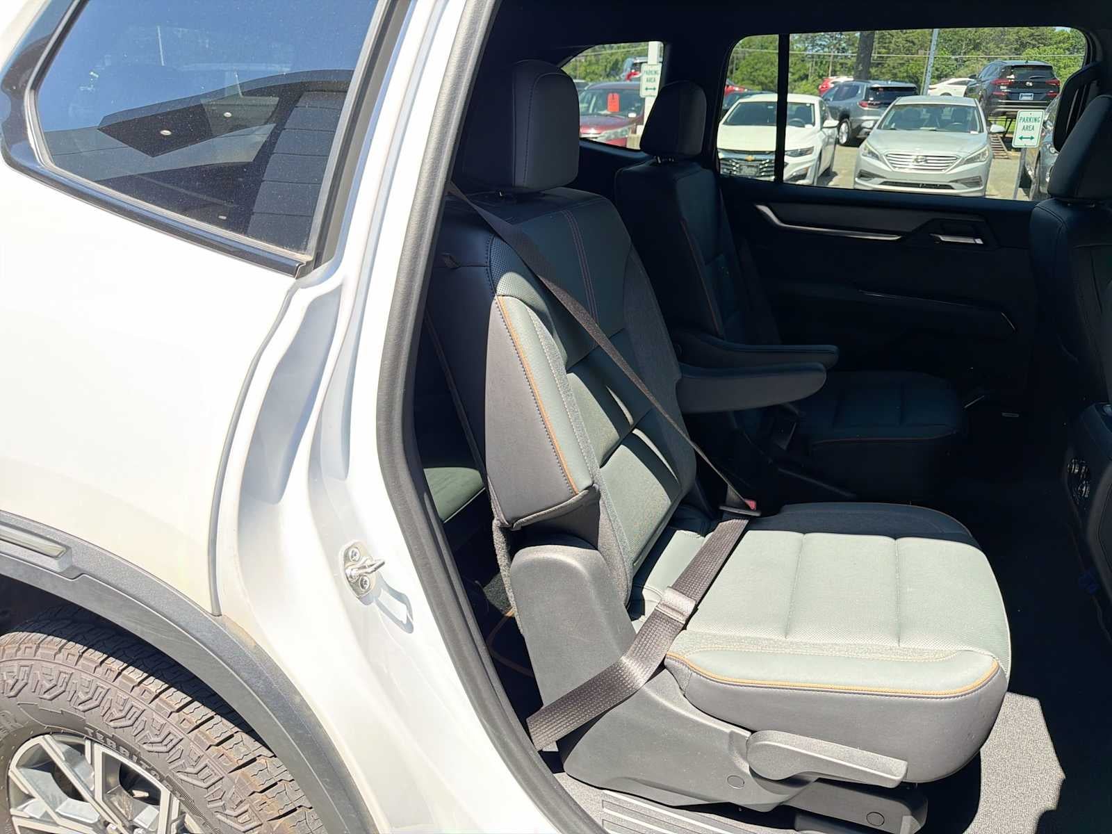2024 GMC Acadia AWD AT4