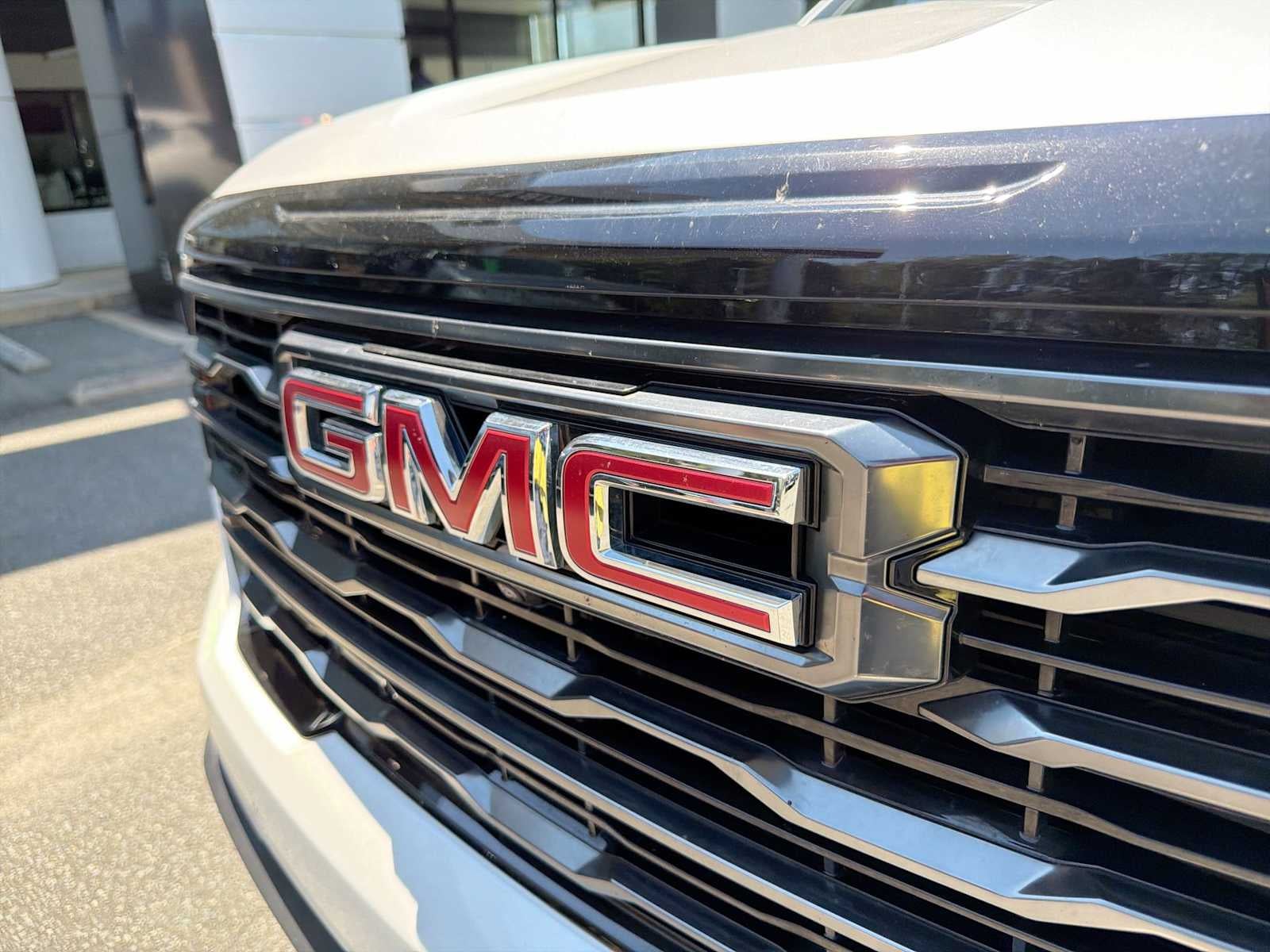 2024 GMC Acadia AWD AT4