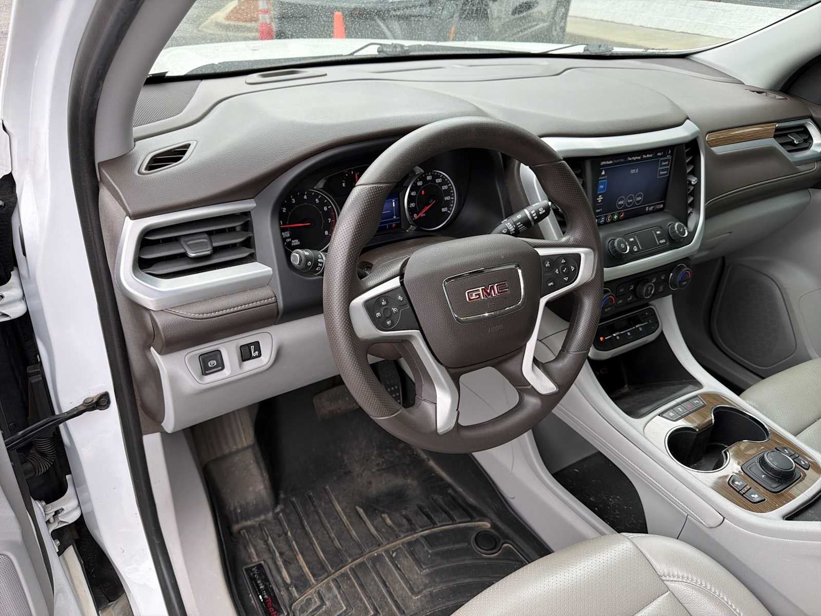 2022 GMC Acadia SLE