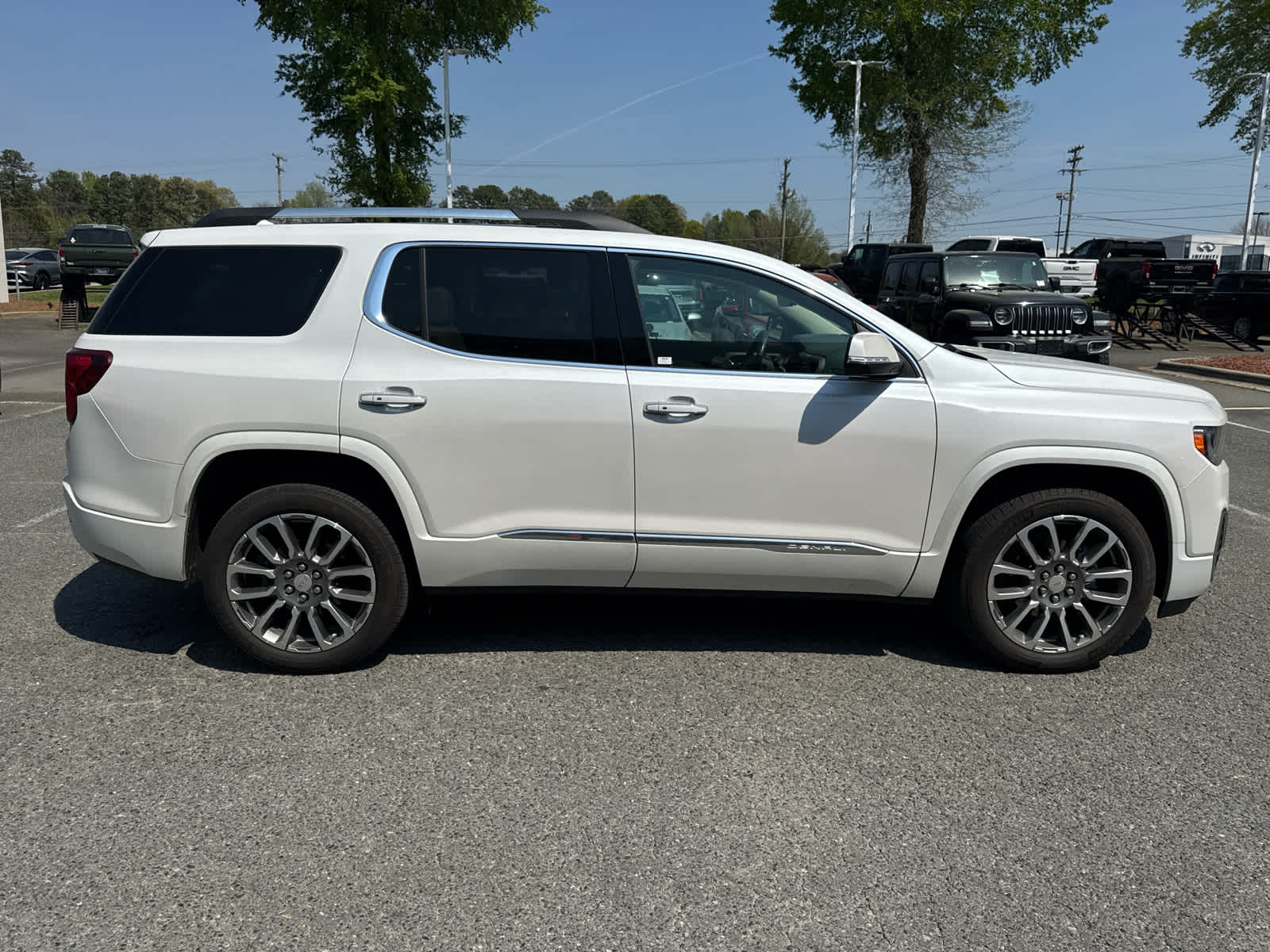 2023 GMC Acadia Denali