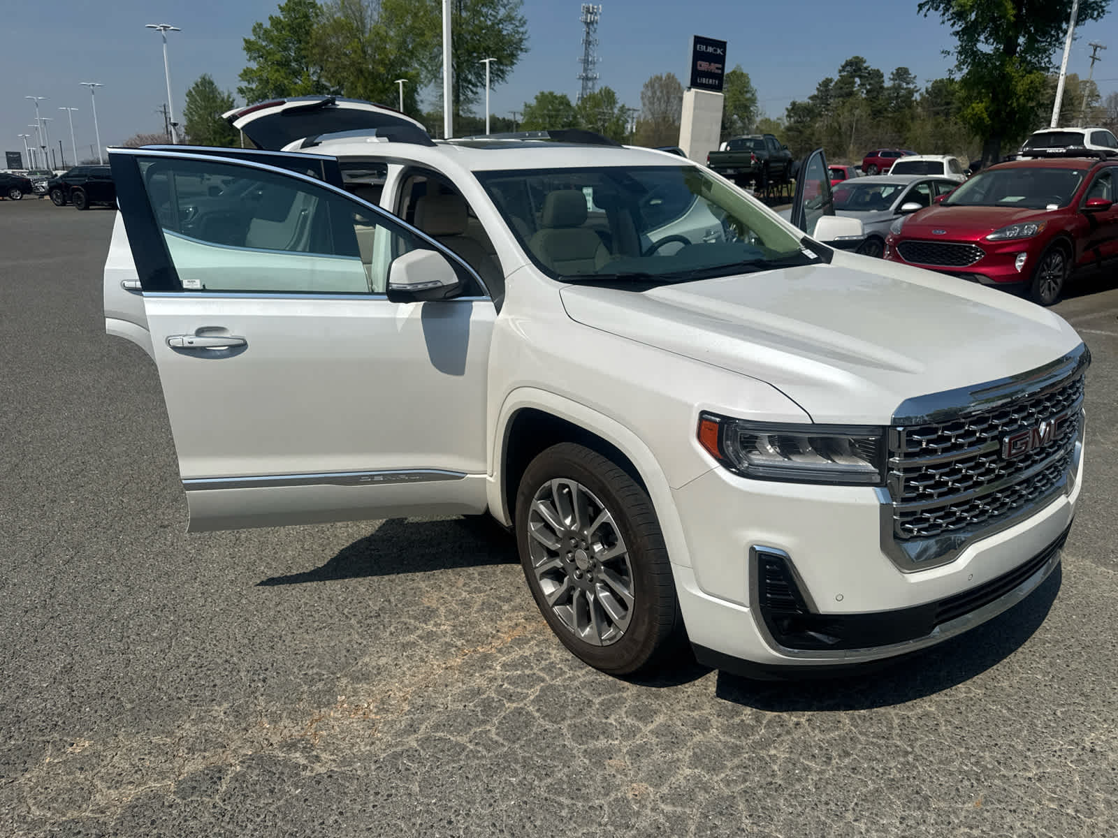 2023 GMC Acadia Denali