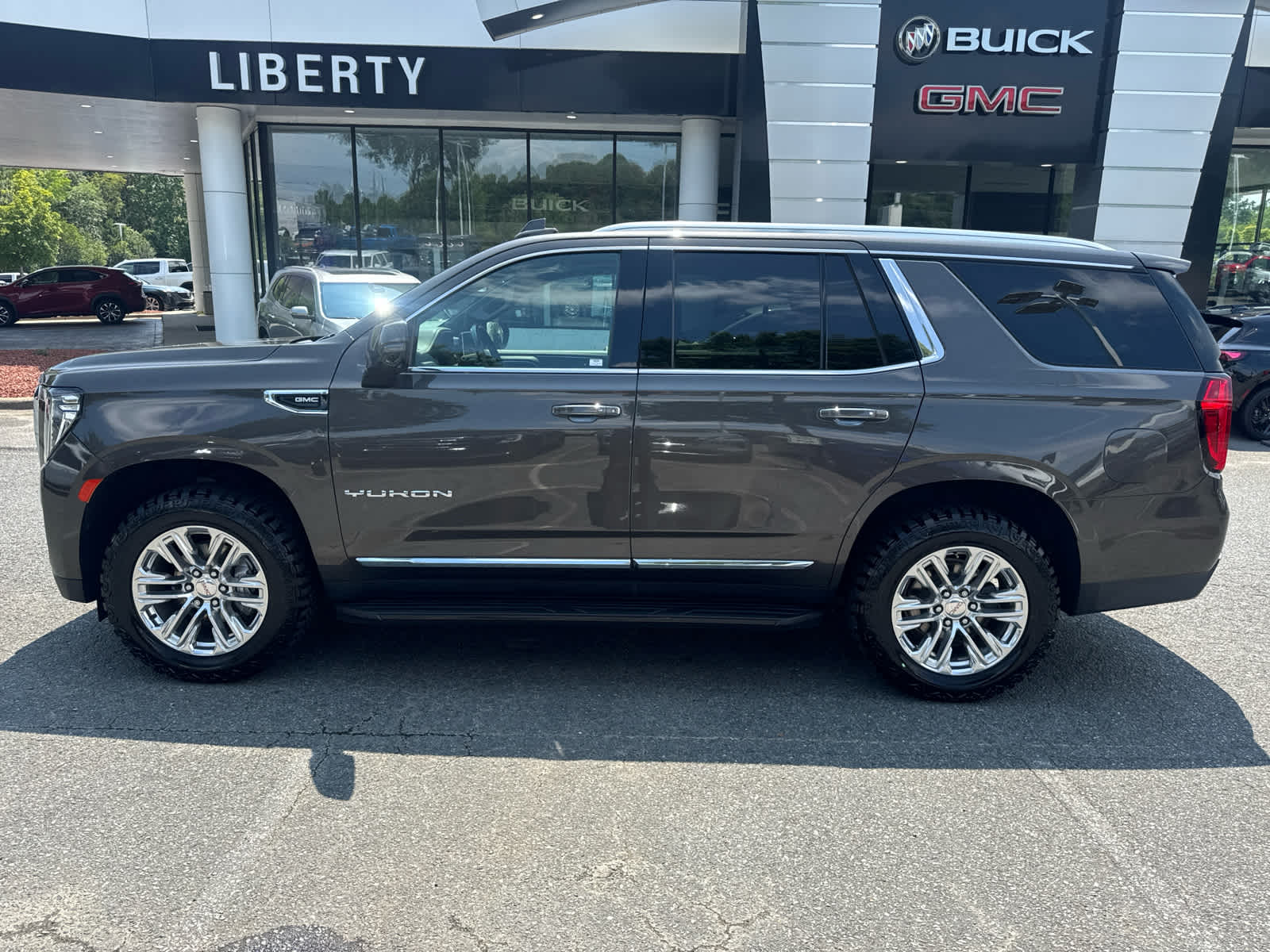 2021 GMC Yukon SLT