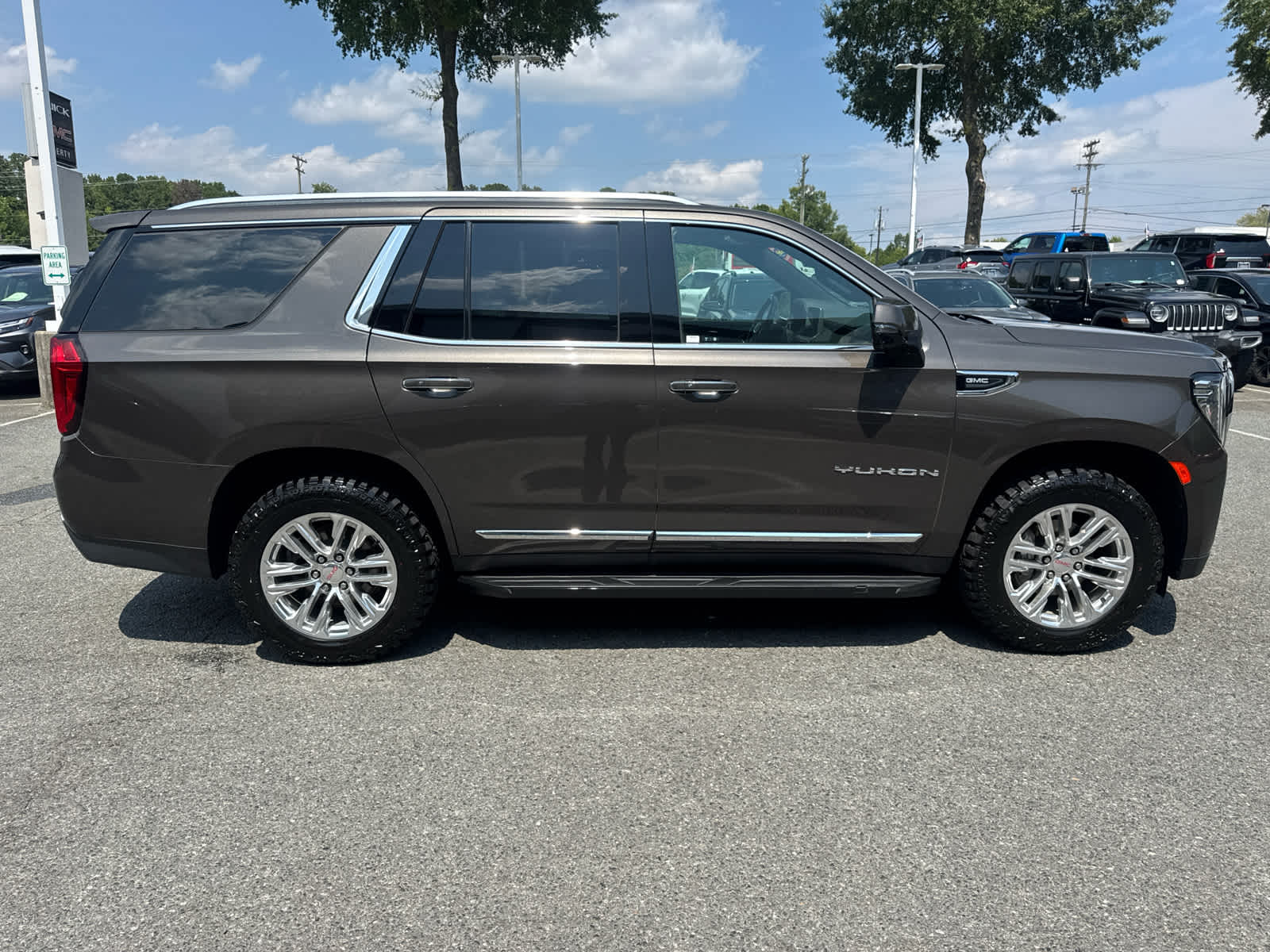 2021 GMC Yukon SLT