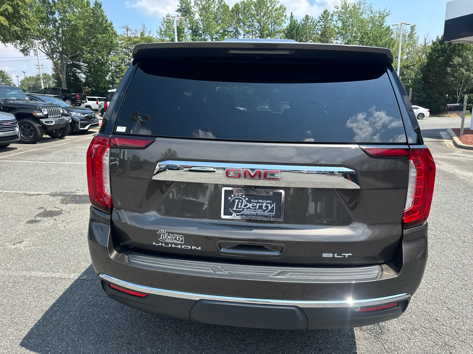 2021 GMC Yukon SLT