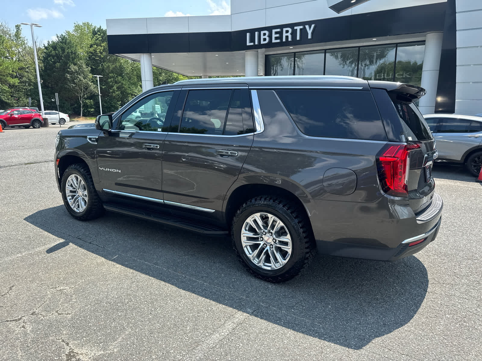 2021 GMC Yukon SLT