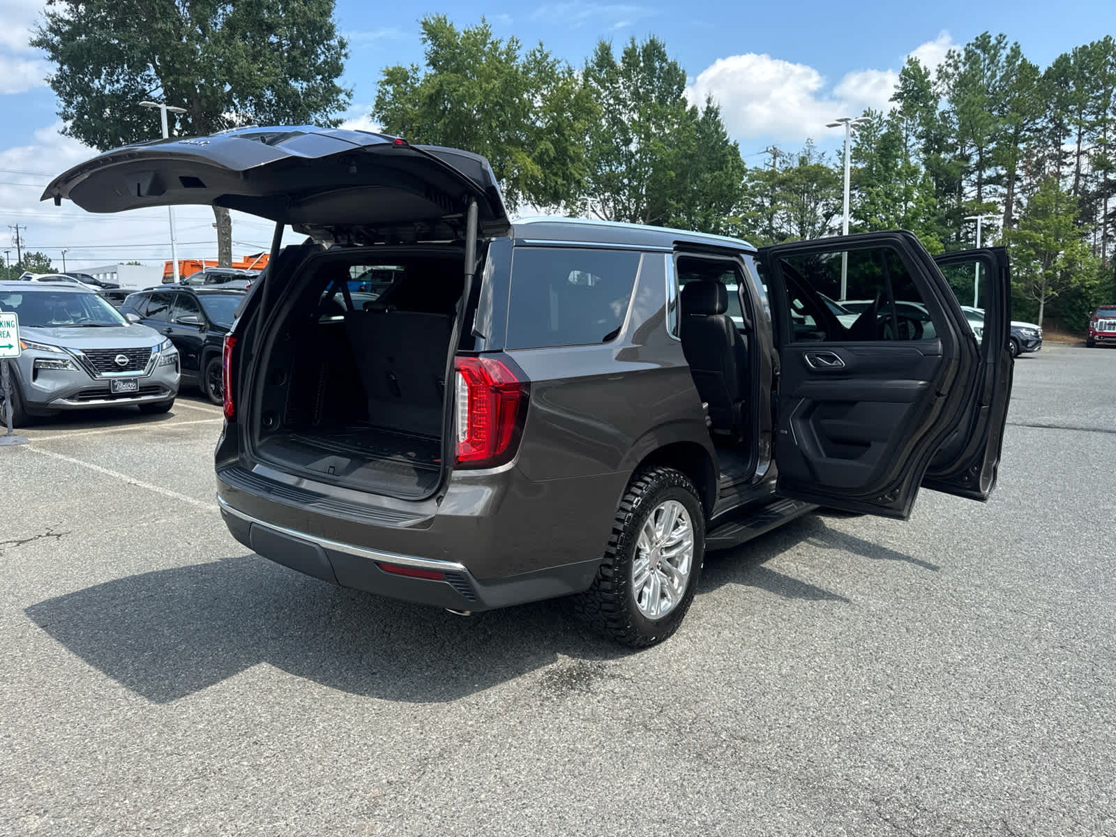 2021 GMC Yukon SLT