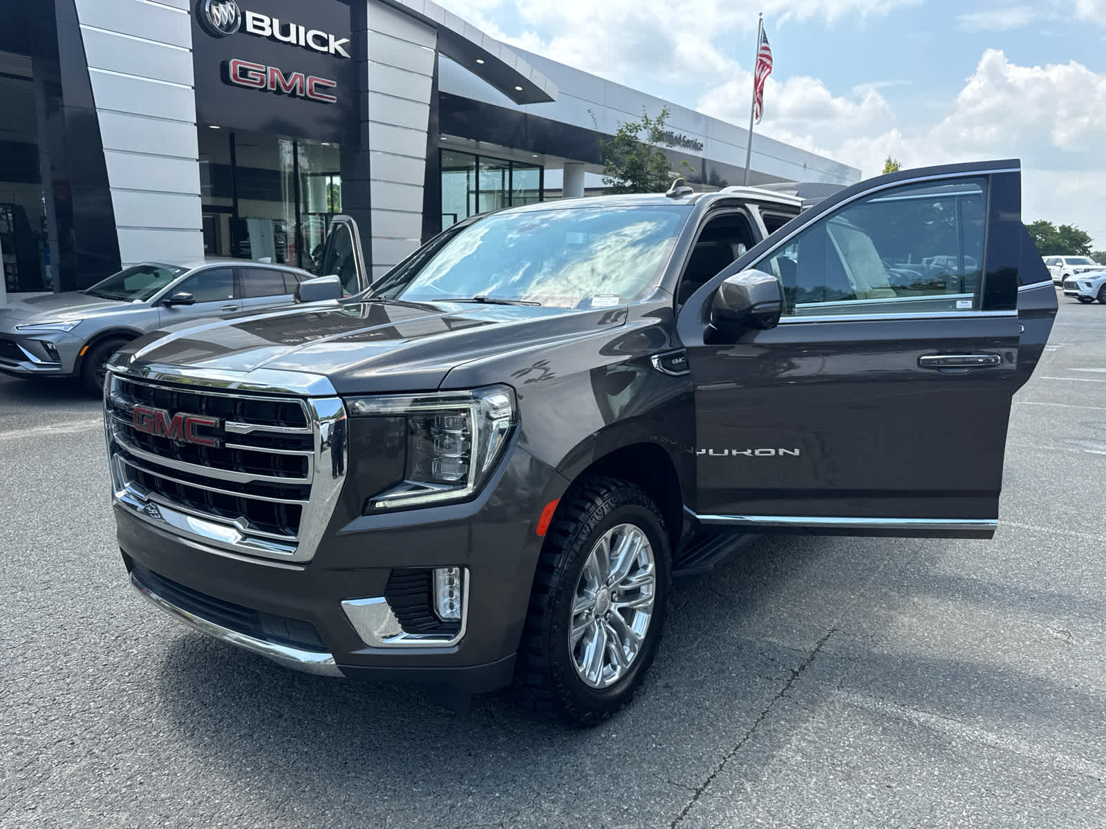 2021 GMC Yukon SLT