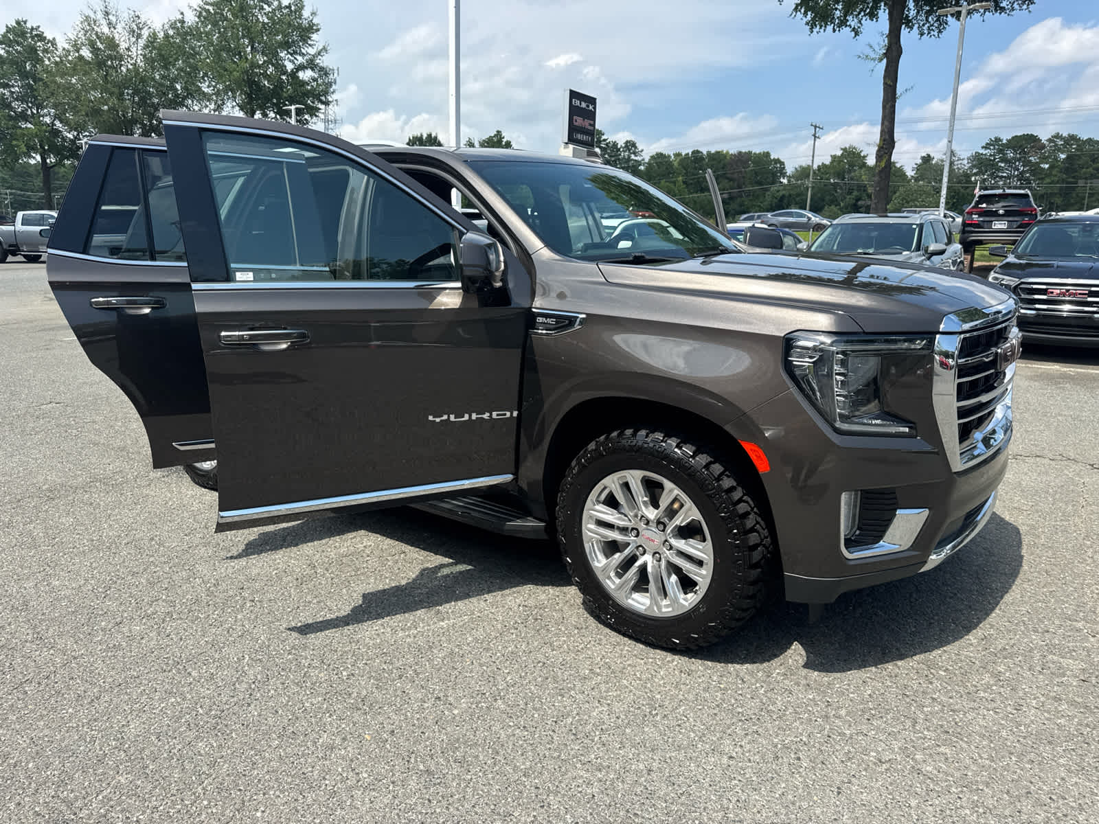 2021 GMC Yukon SLT