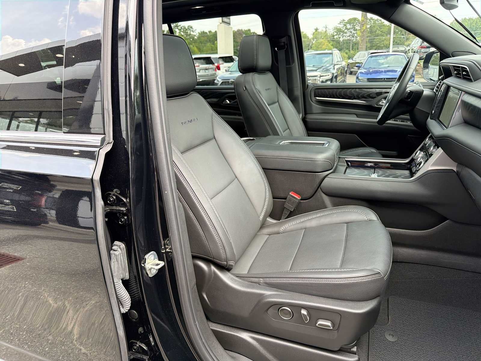2023 GMC Yukon XL Denali Denali