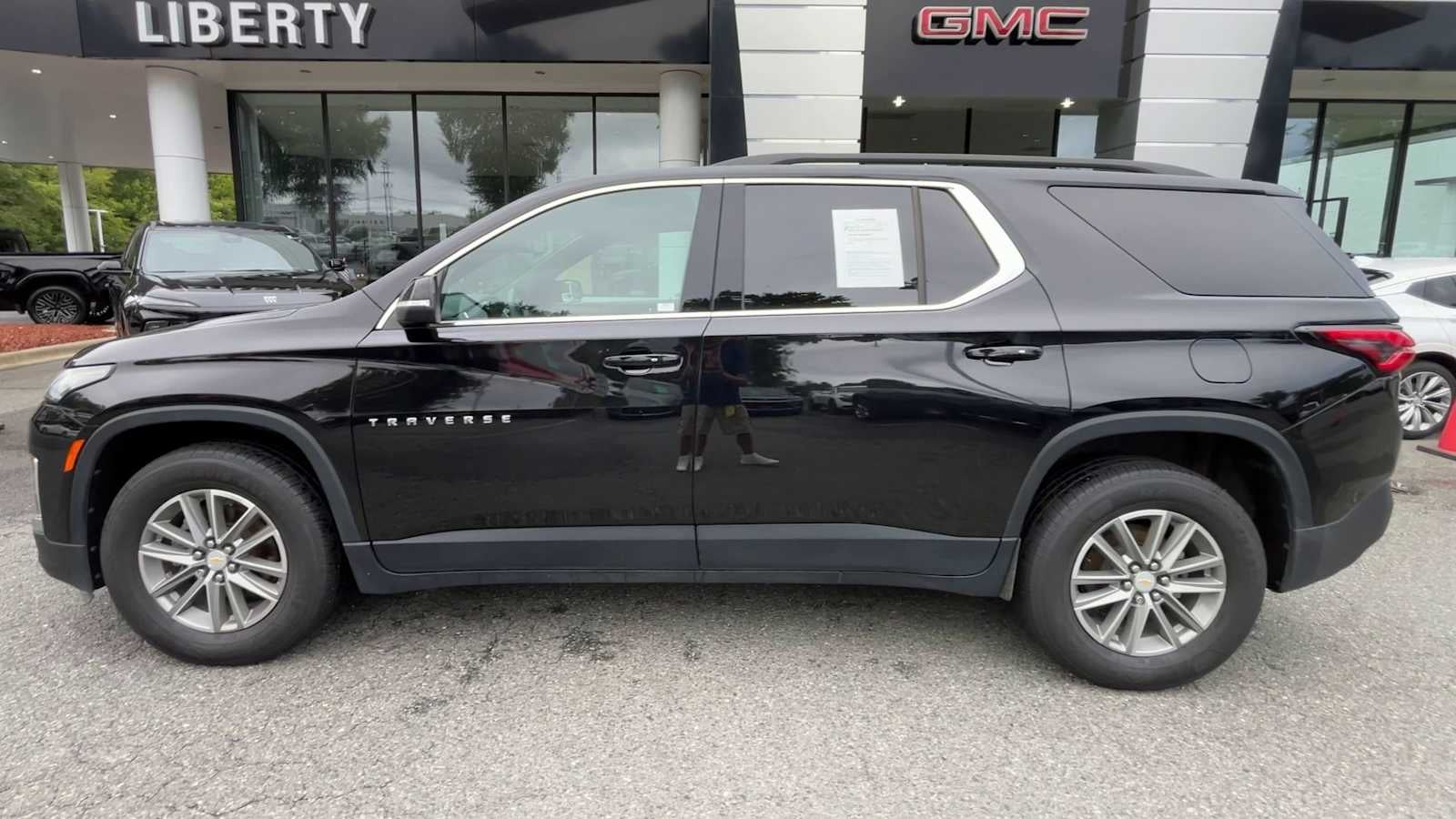 2022 Chevrolet Traverse LT Cloth