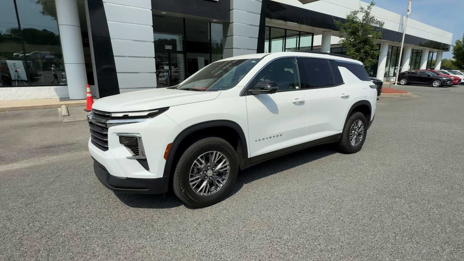 2025 Chevrolet Traverse FWD LT