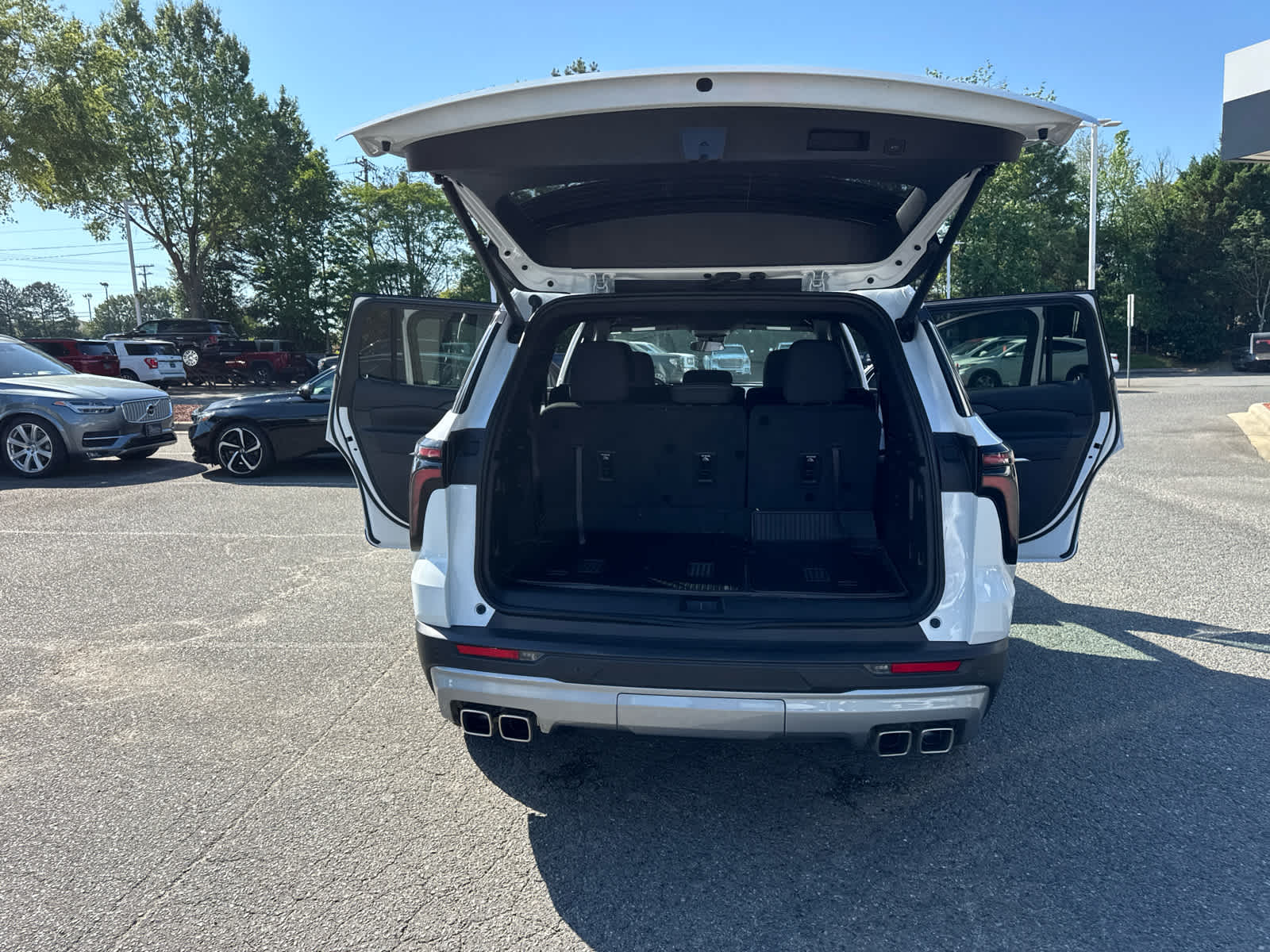 2025 Chevrolet Traverse FWD LT