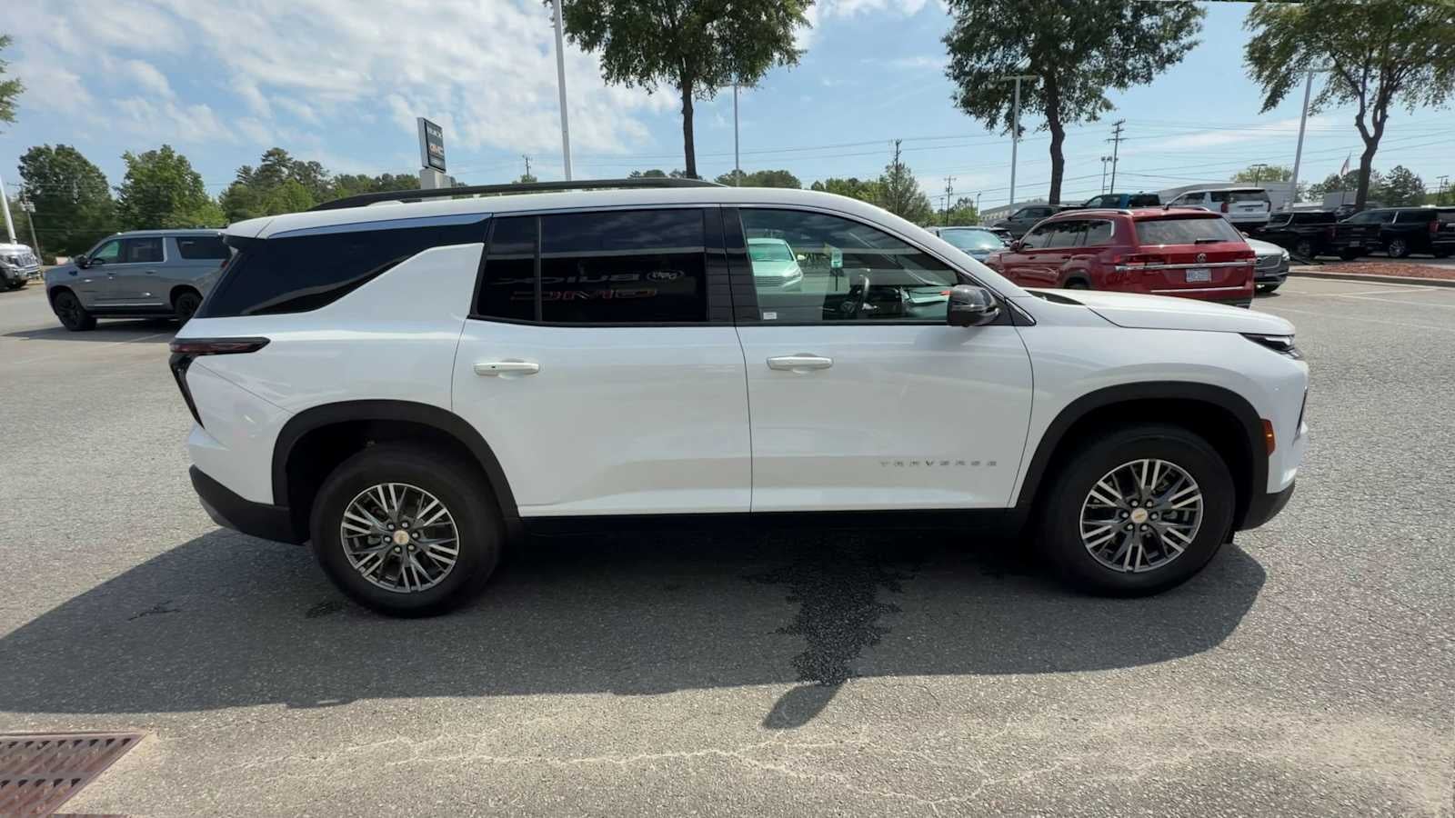 2025 Chevrolet Traverse FWD LT