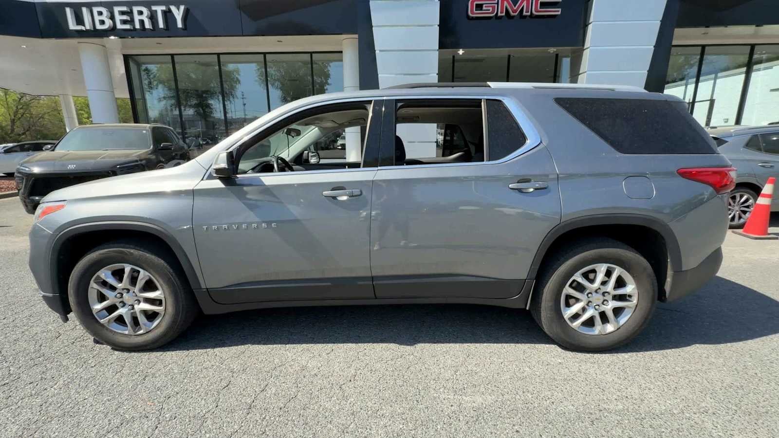 2018 Chevrolet Traverse LT Cloth