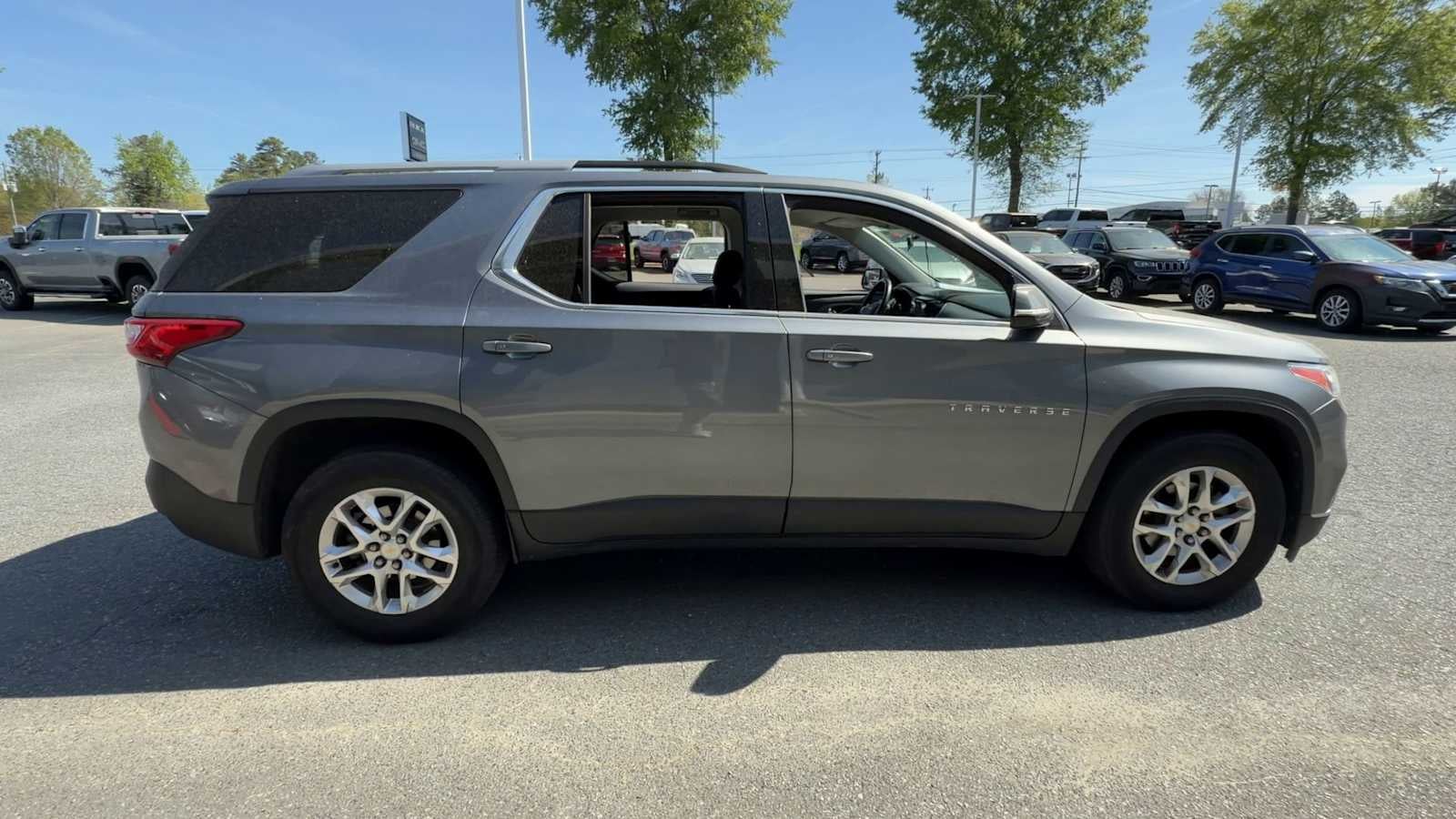 2018 Chevrolet Traverse LT Cloth