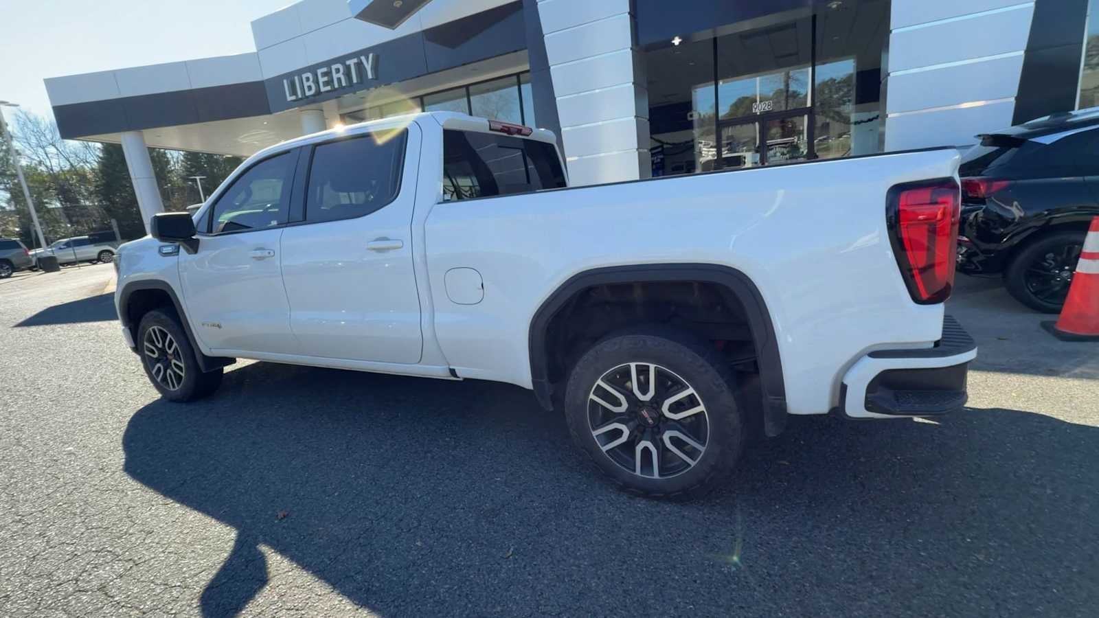 2023 GMC Sierra 1500 AT4