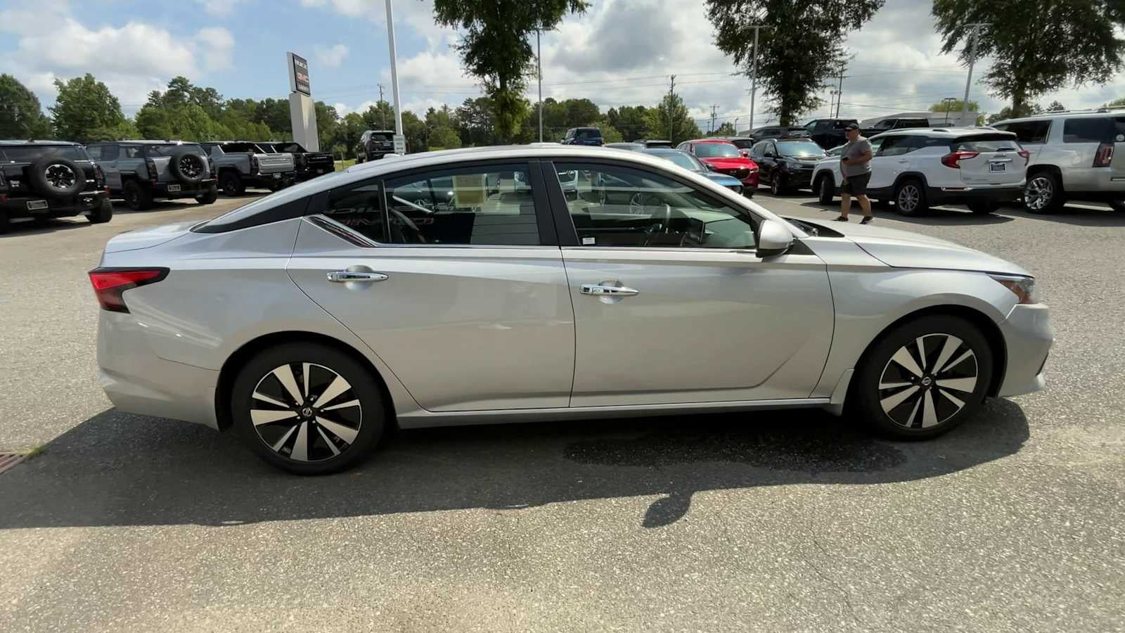 2022 Nissan Altima 2.5 SV