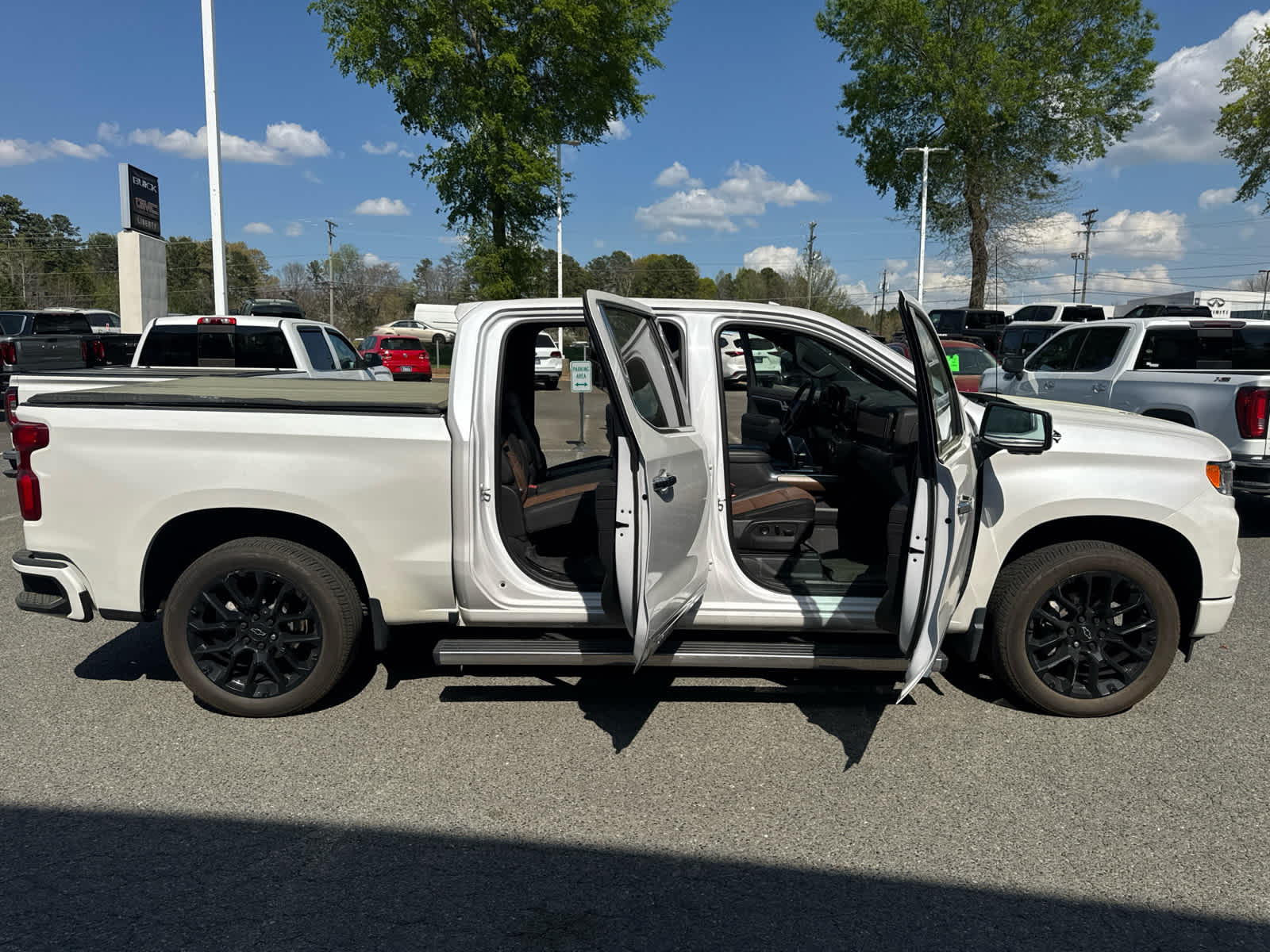 2023 Chevrolet Silverado 1500 High Country