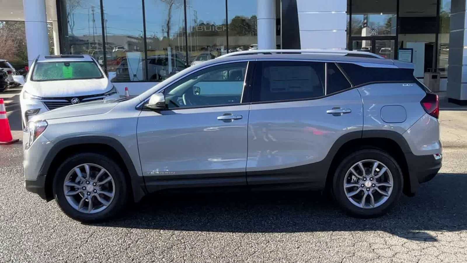 2023 GMC Terrain SLT