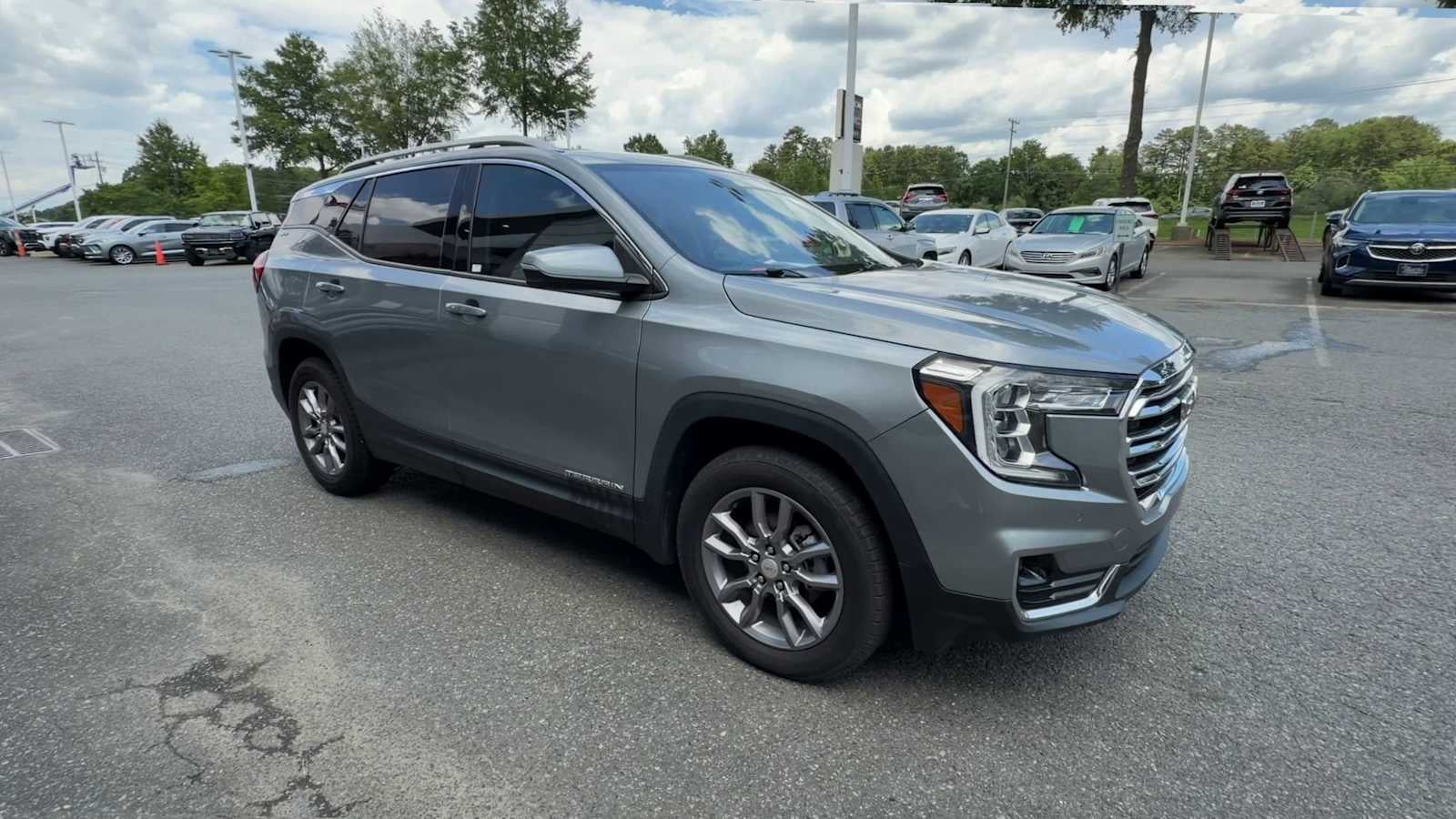 2023 GMC Terrain SLT