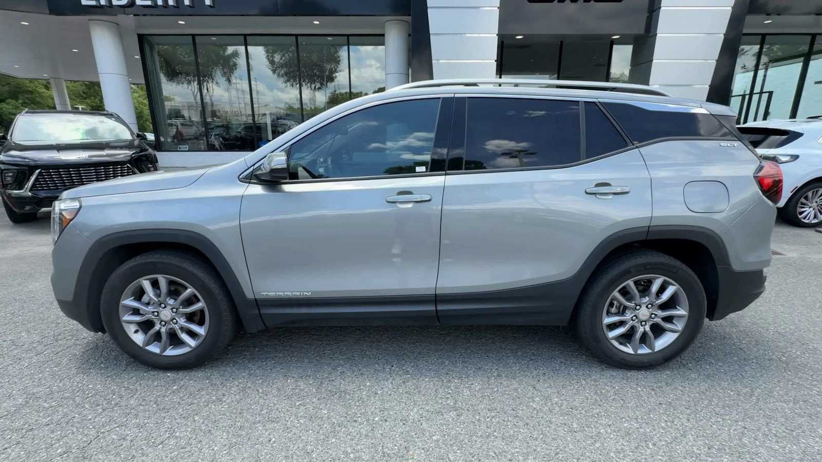 2023 GMC Terrain SLT
