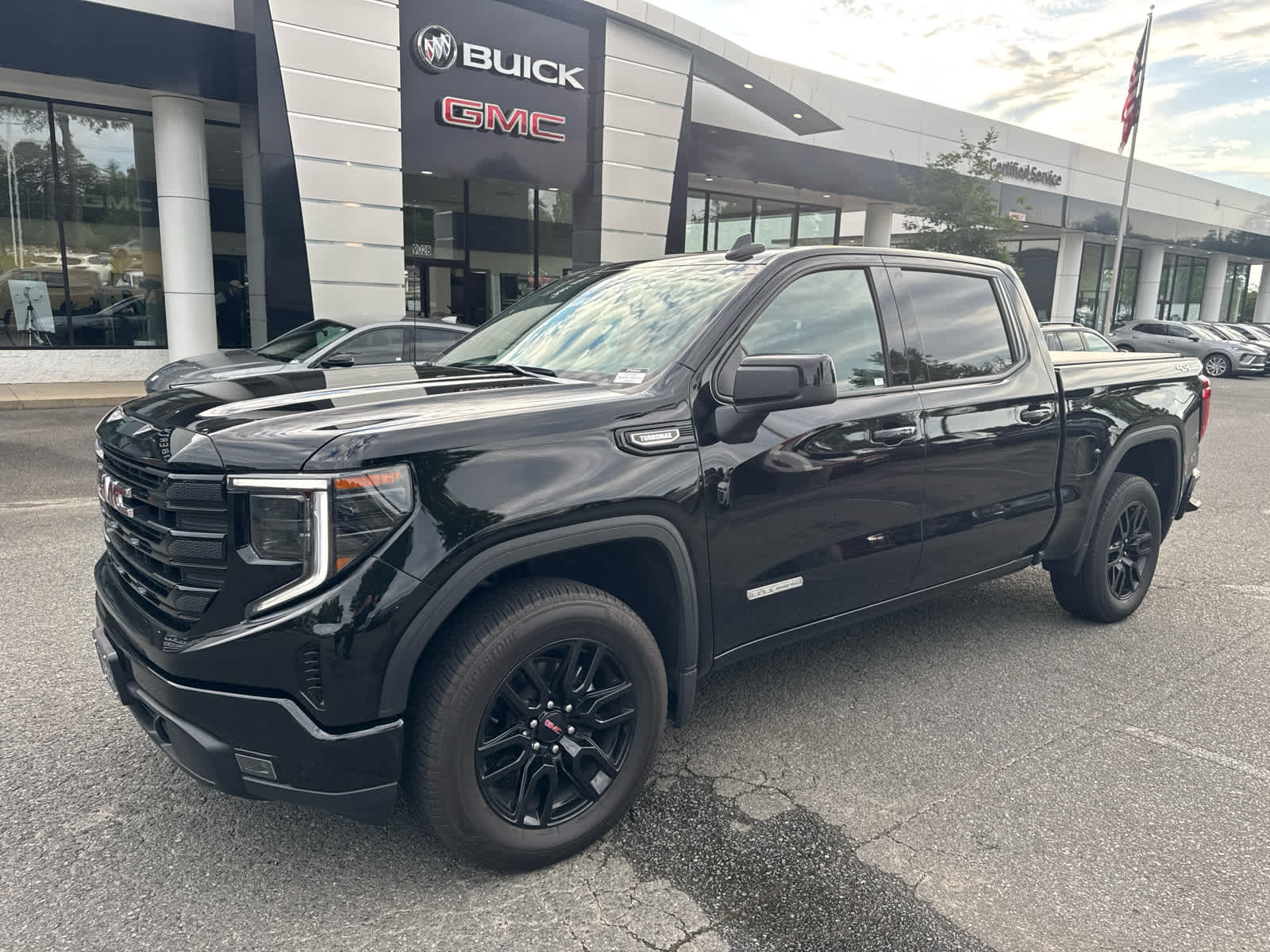 2025 GMC Sierra 1500 Elevation