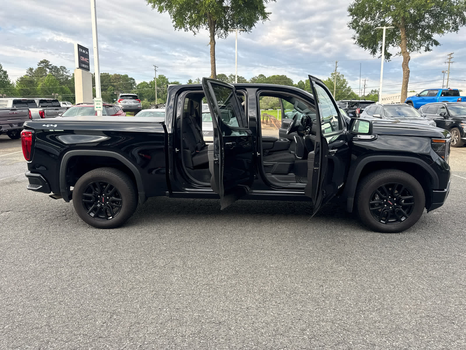 2025 GMC Sierra 1500 Elevation