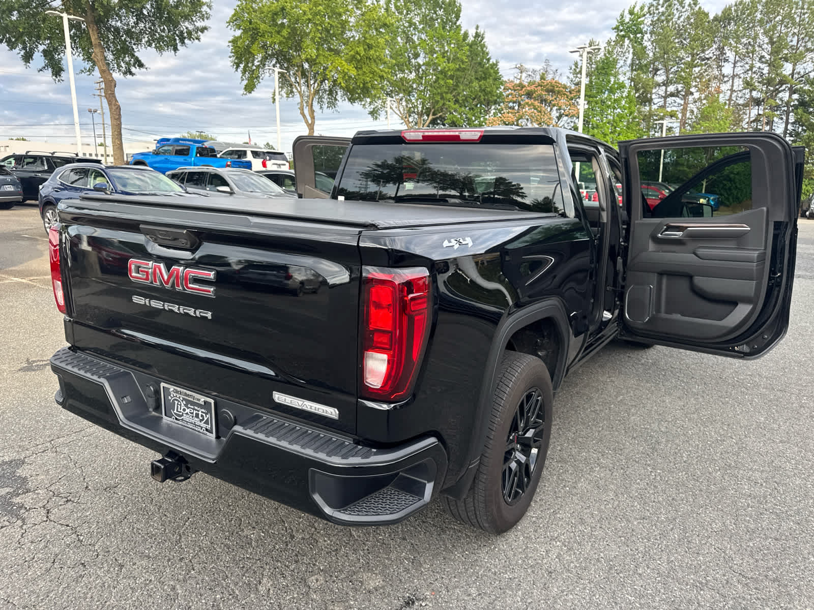 2025 GMC Sierra 1500 Elevation