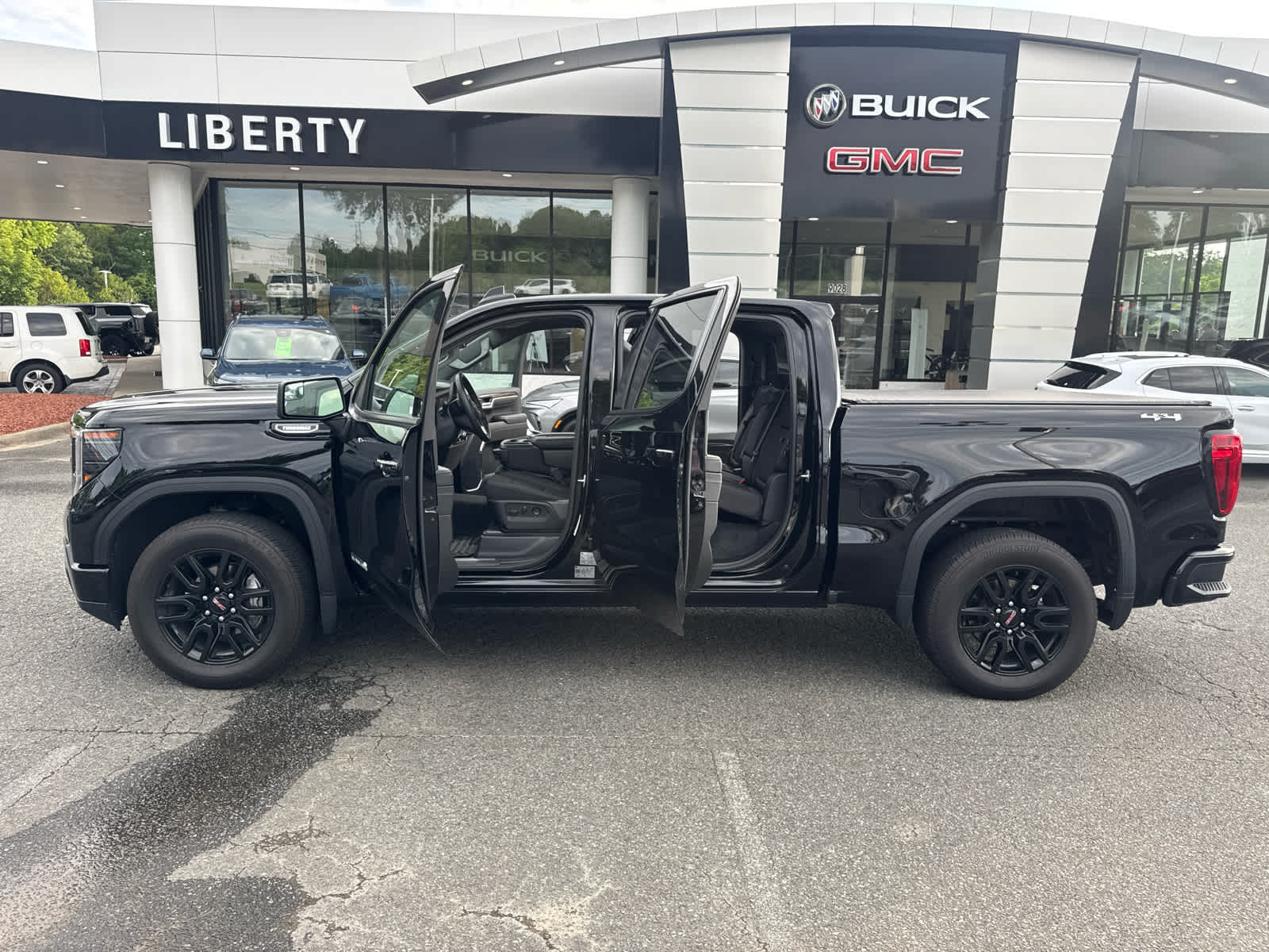 2025 GMC Sierra 1500 Elevation